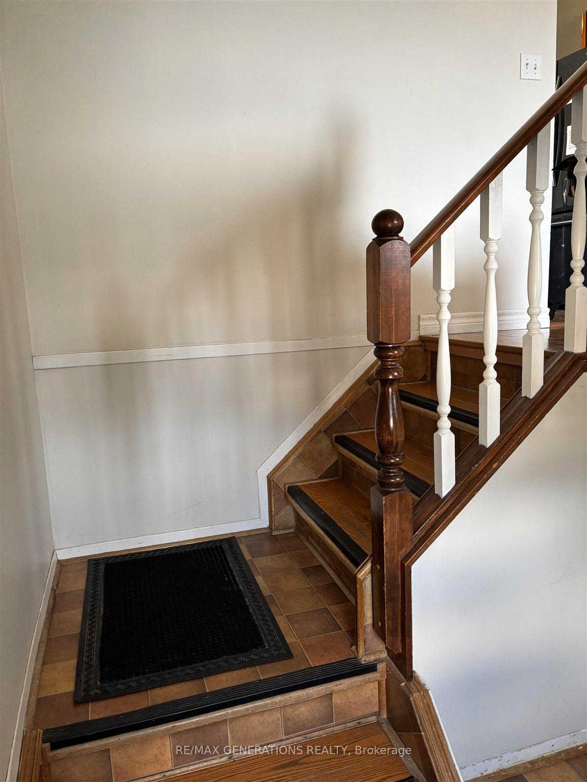 Photo 3 of 55 Jackson Crescent, Marathon — HOMEH