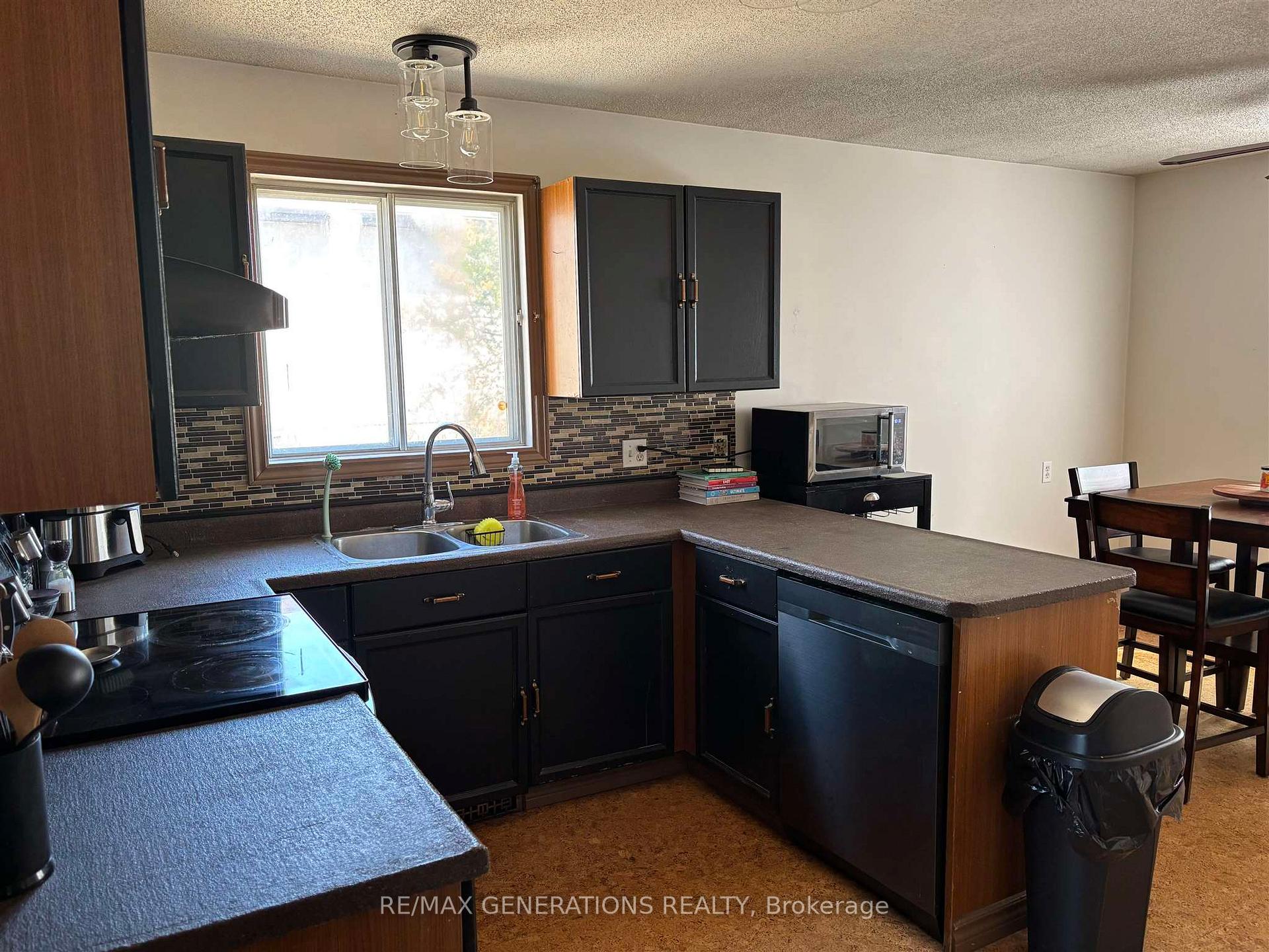 Photo 7 of 55 Jackson Crescent, Marathon — HOMEH