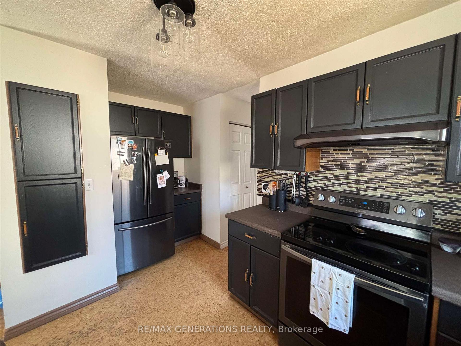Photo 12 of 55 Jackson Crescent, Marathon — HOMEH