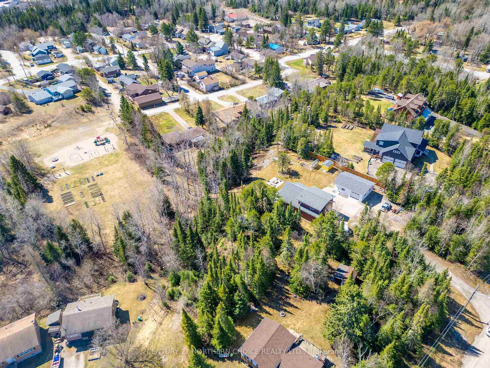 Photo 35 of 22 Gustafson Crescent, Red Lake — HOMEH