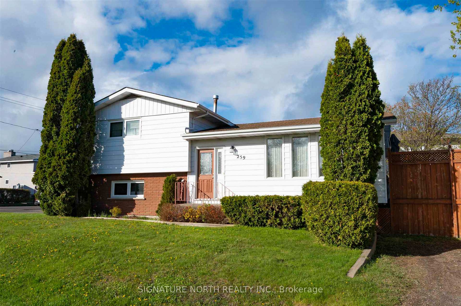 Photo 1 of 259 Dublin Avenue, Thunder Bay, John Street North — HOMEH