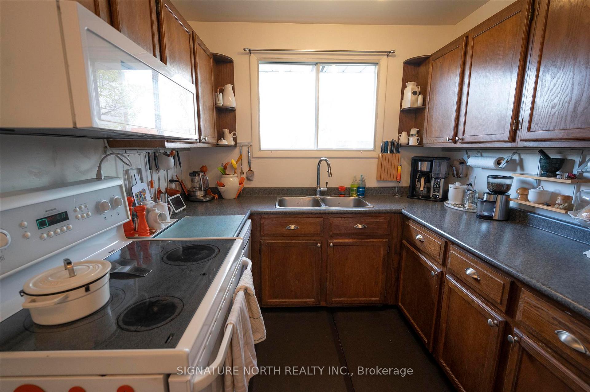Photo 10 of 259 Dublin Avenue, Thunder Bay, John Street North — HOMEH