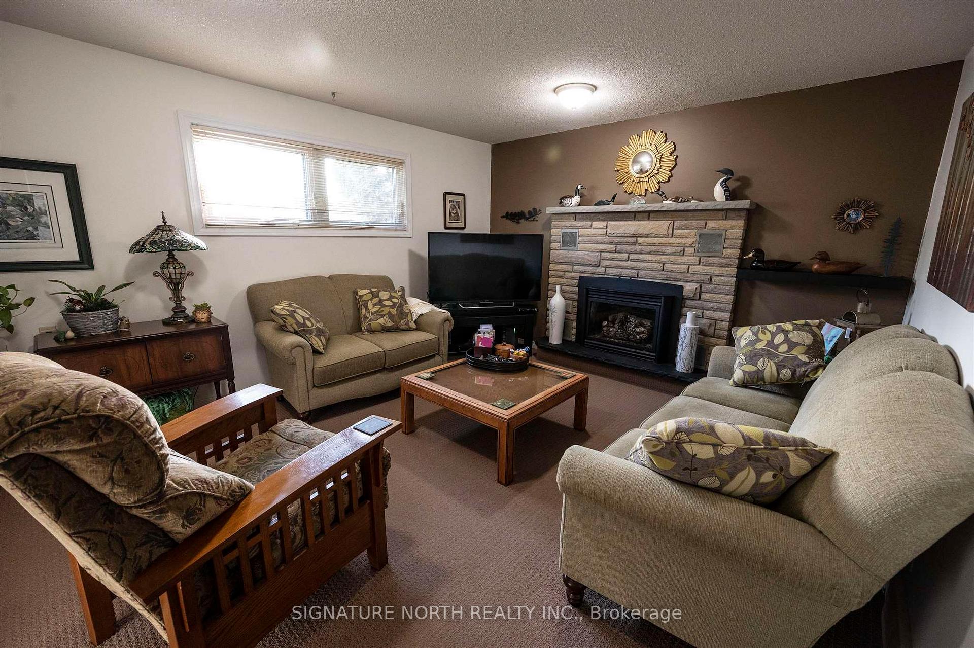 Photo 24 of 259 Dublin Avenue, Thunder Bay, John Street North — HOMEH