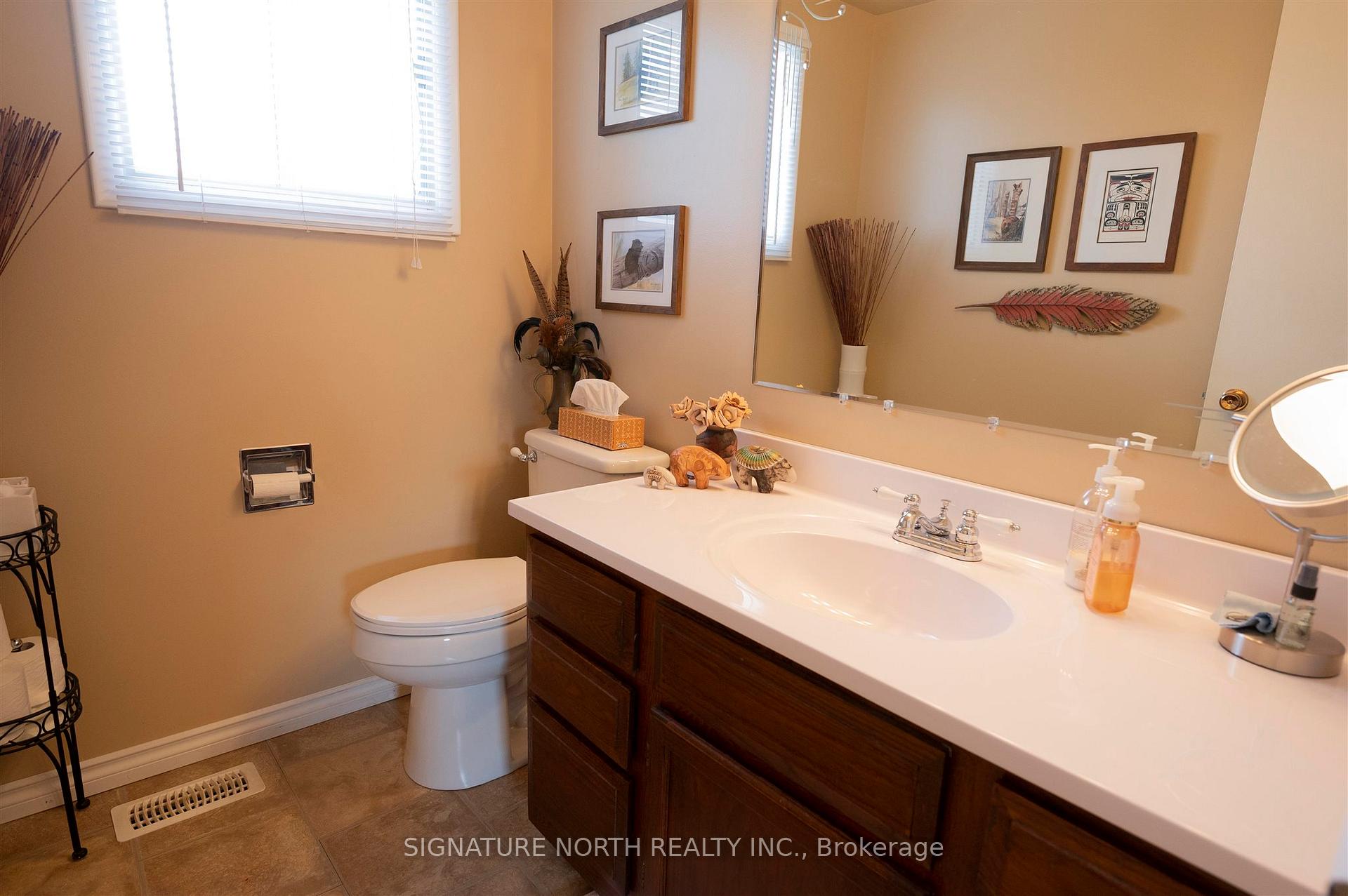 Photo 31 of 259 Dublin Avenue, Thunder Bay, John Street North — HOMEH