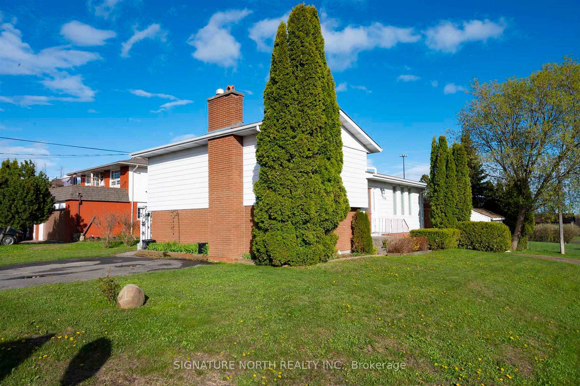 Photo 36 of 259 Dublin Avenue, Thunder Bay, John Street North — HOMEH