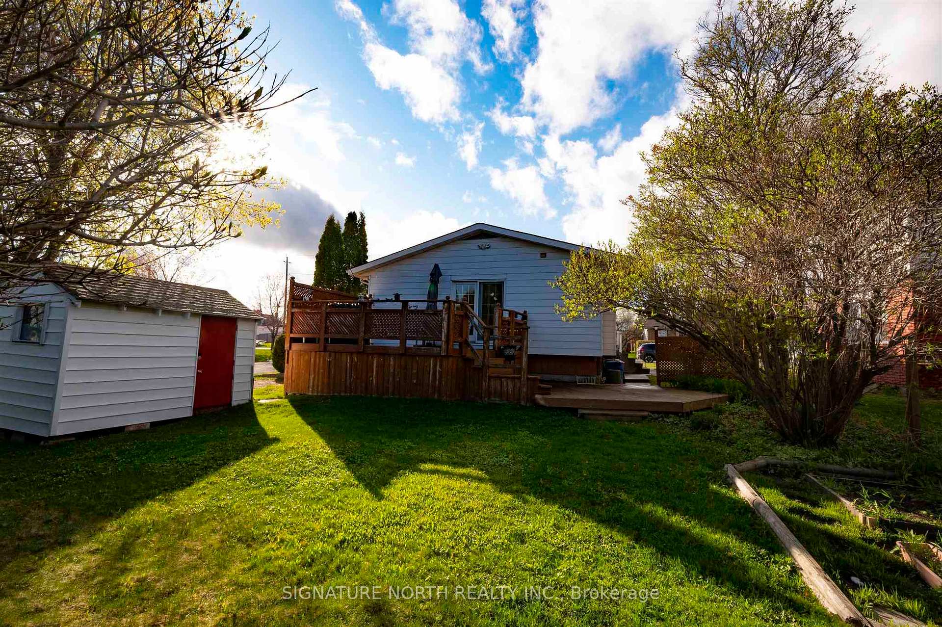 Photo 42 of 259 Dublin Avenue, Thunder Bay, John Street North — HOMEH