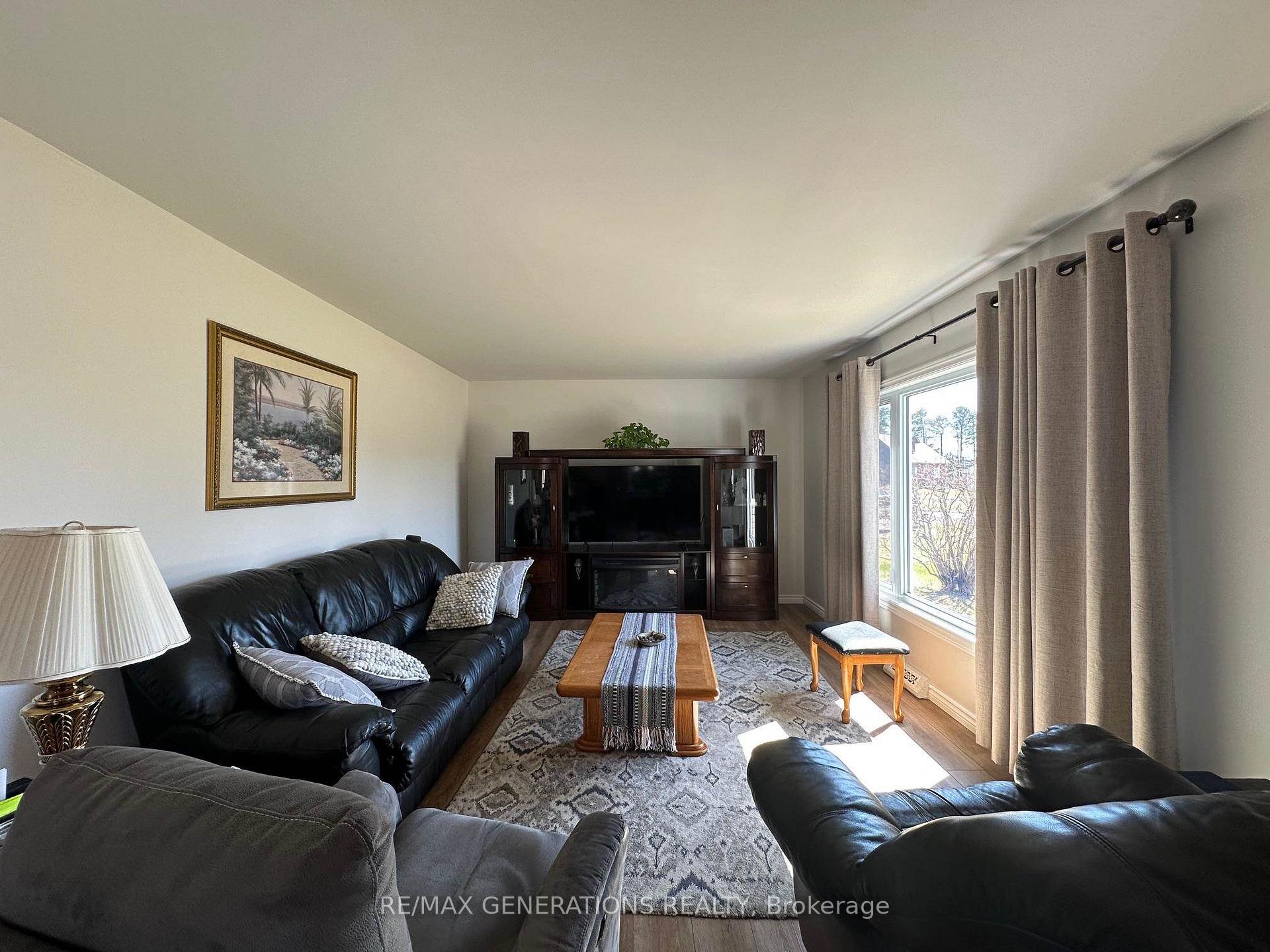 Photo 11 of 23 Pine Crescent, Terrace Bay — HOMEH