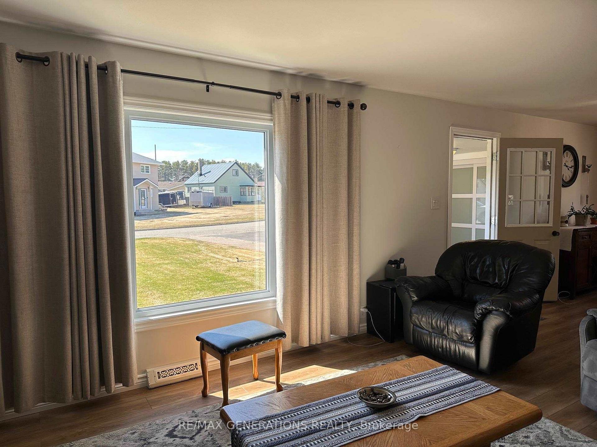 Photo 14 of 23 Pine Crescent, Terrace Bay — HOMEH