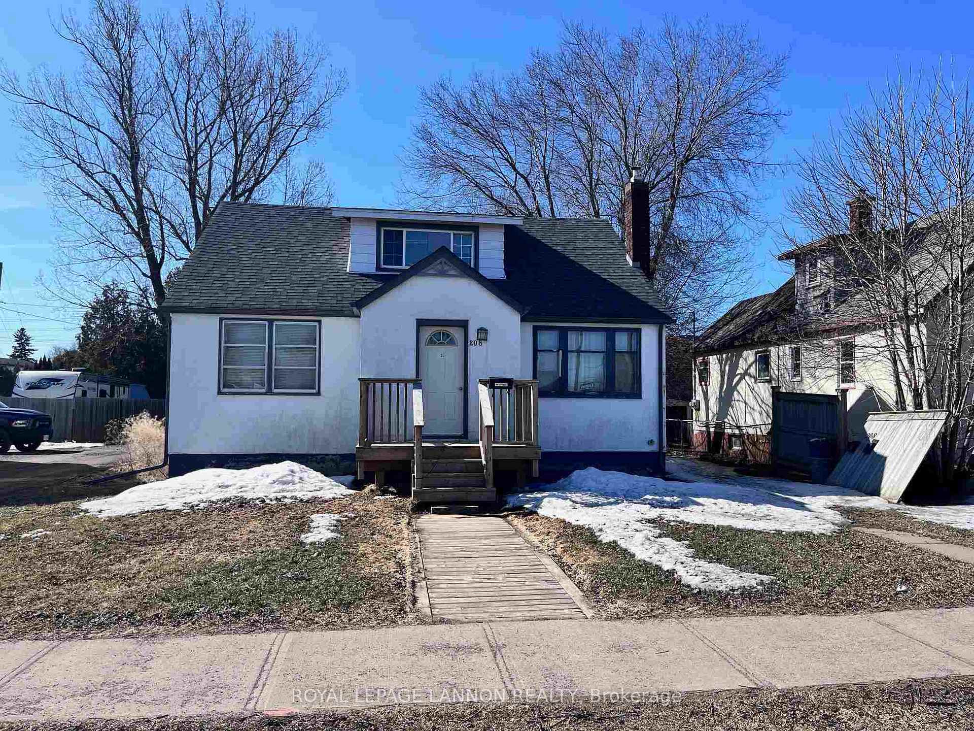 Front of 208 Christina Street