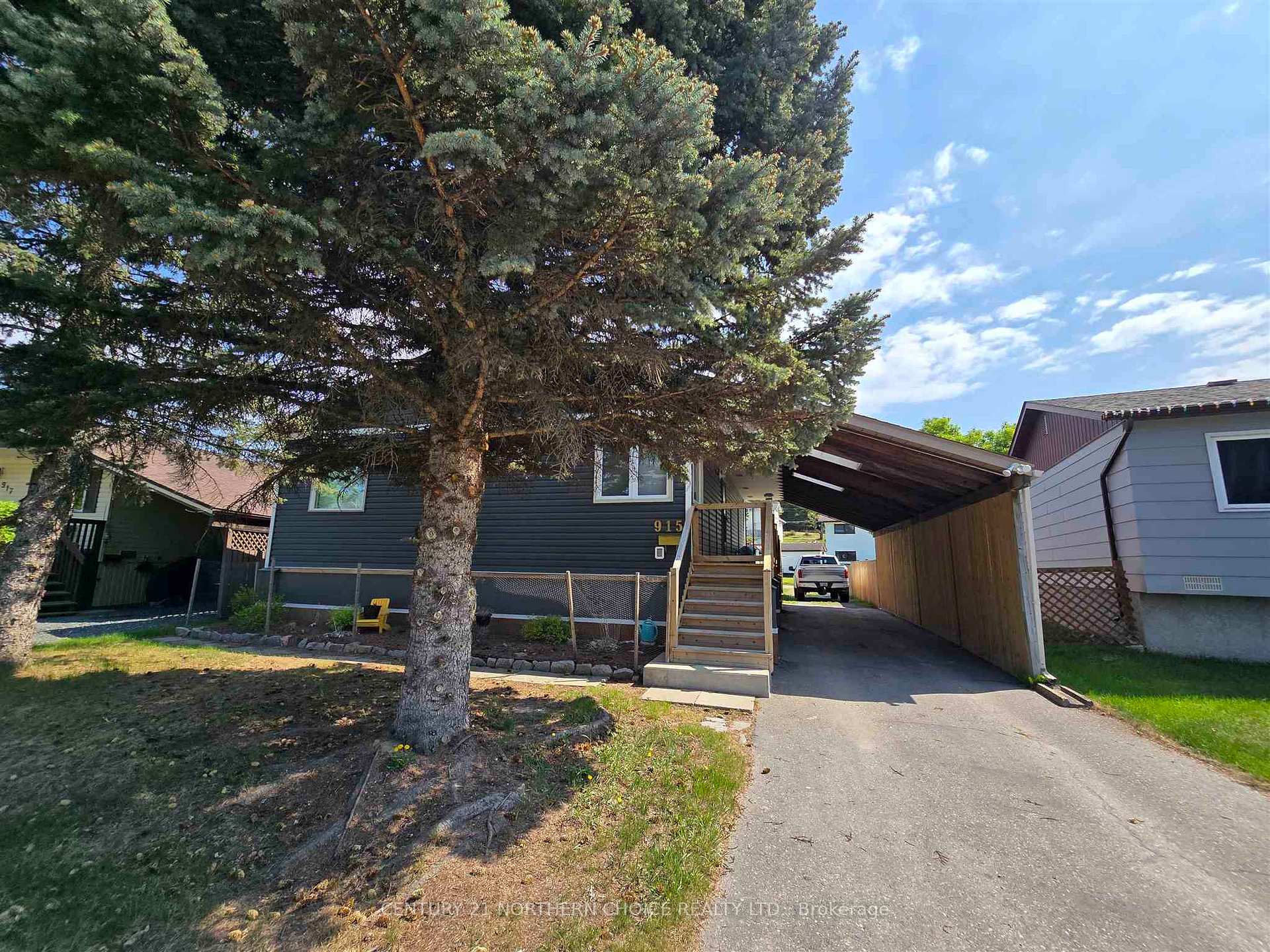 Photo 2 of 915 Valley Drive, Kenora, Evergreen — HOMEH