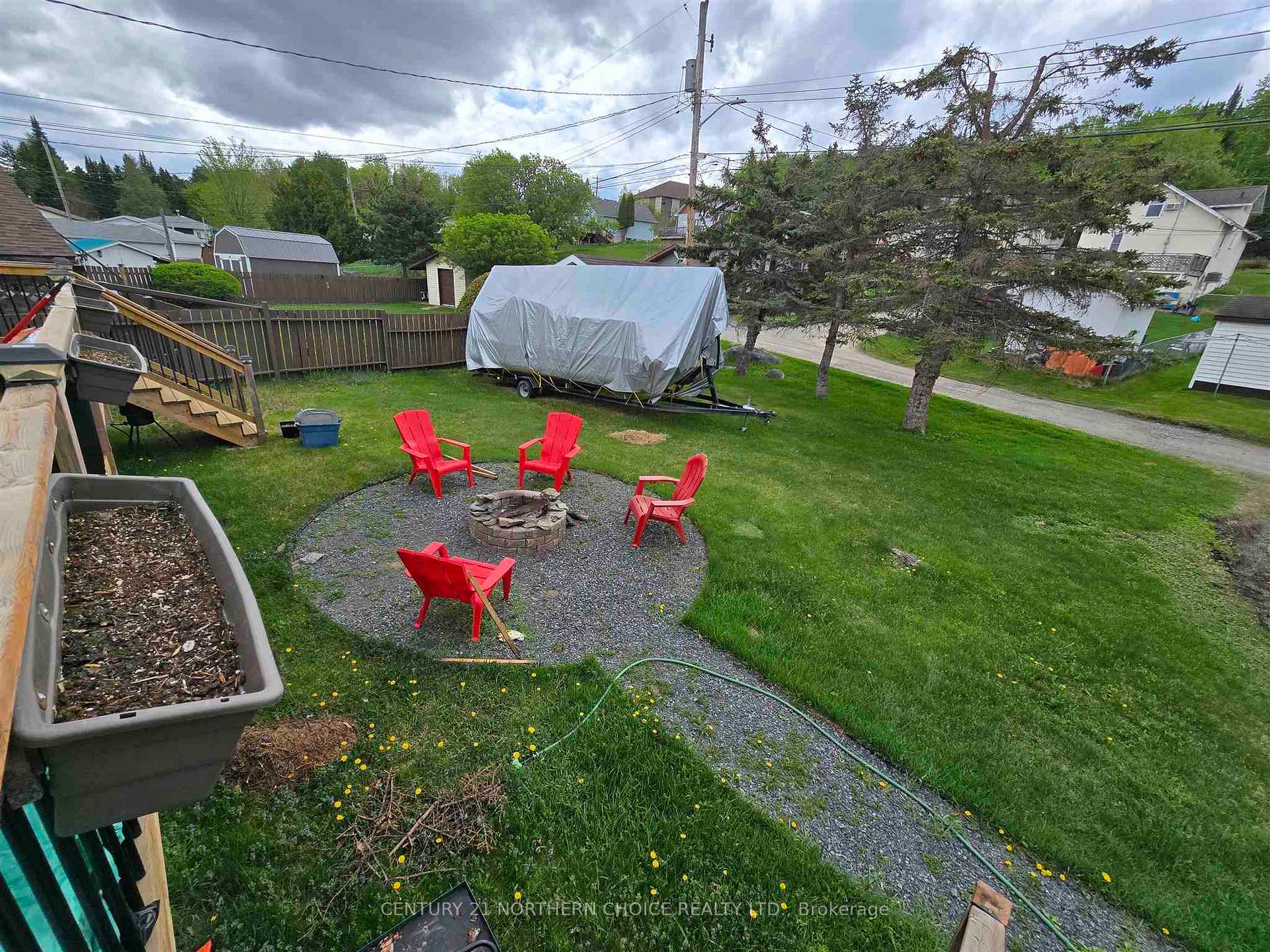 Photo 8 of 915 Valley Drive, Kenora, Evergreen — HOMEH