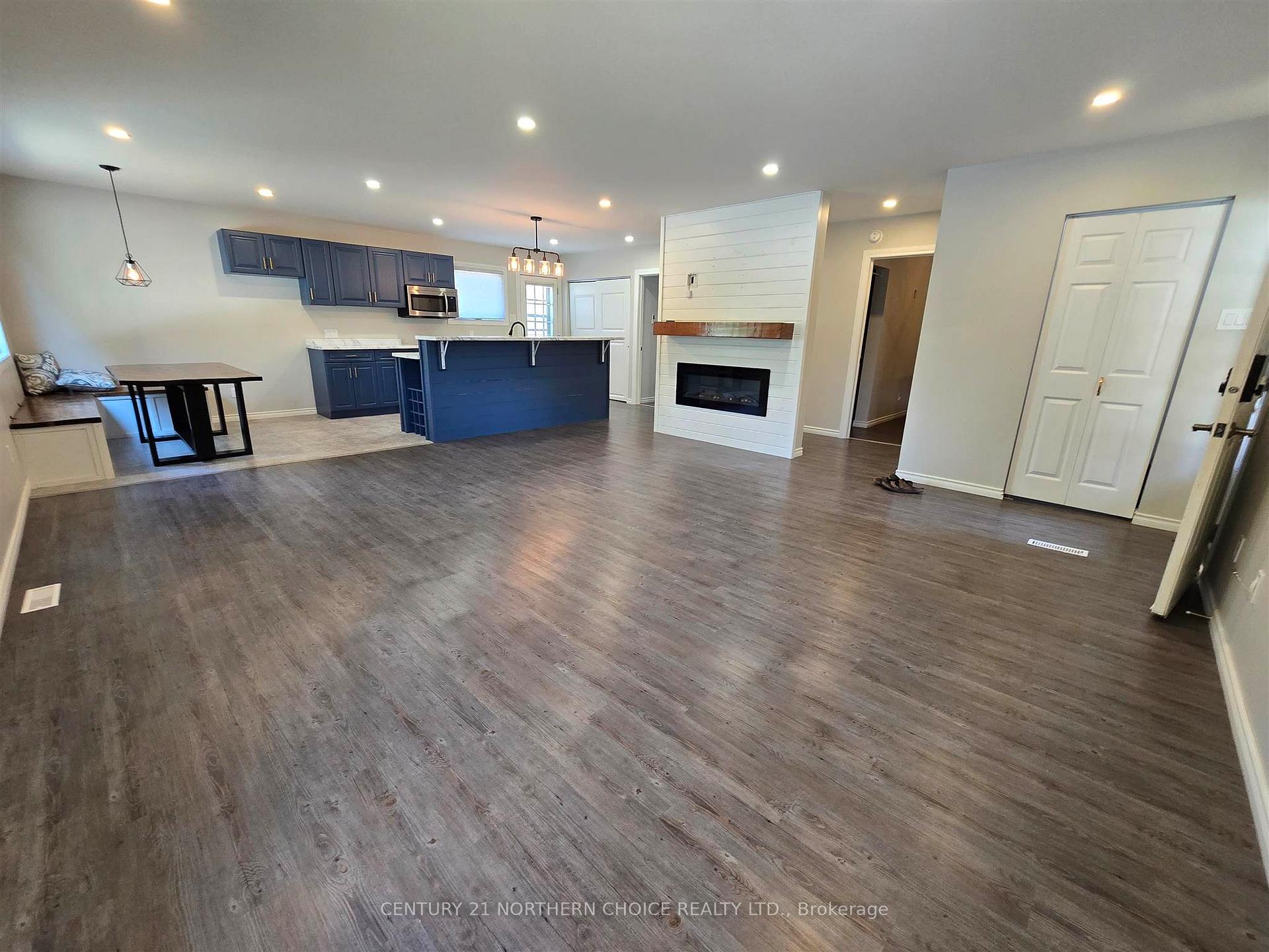 Photo 10 of 915 Valley Drive, Kenora, Evergreen — HOMEH