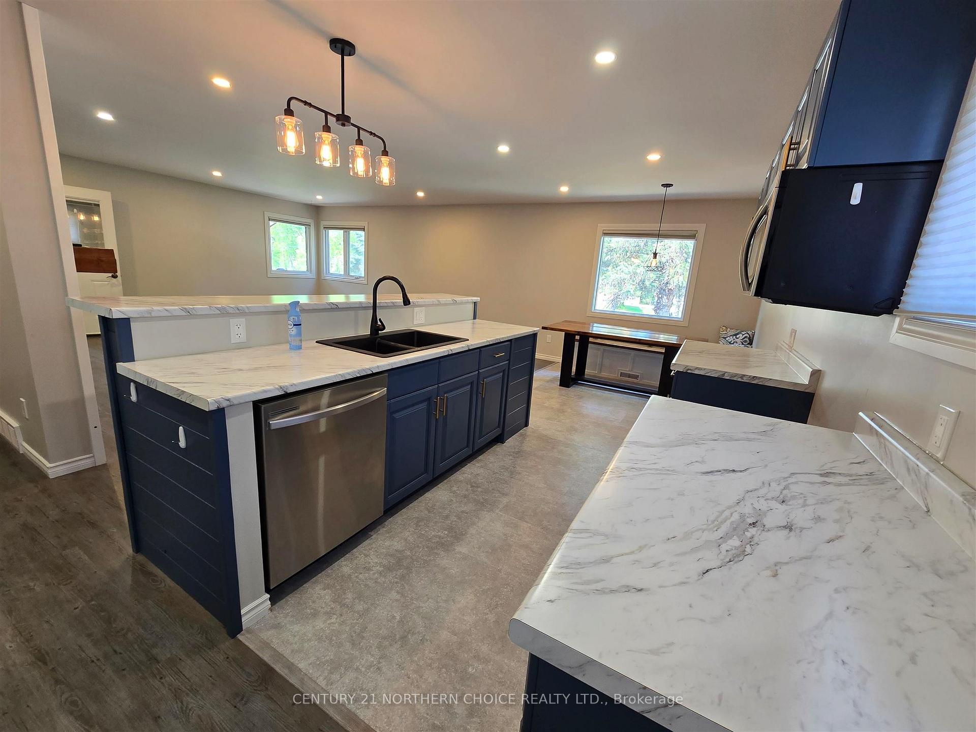 Photo 13 of 915 Valley Drive, Kenora, Evergreen — HOMEH