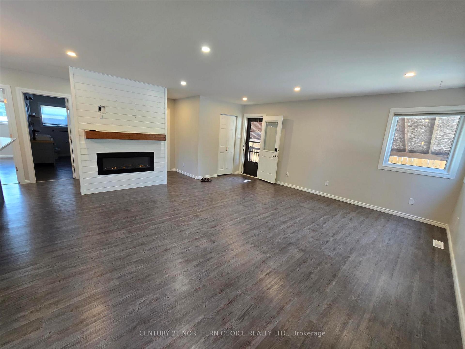 Photo 15 of 915 Valley Drive, Kenora, Evergreen — HOMEH