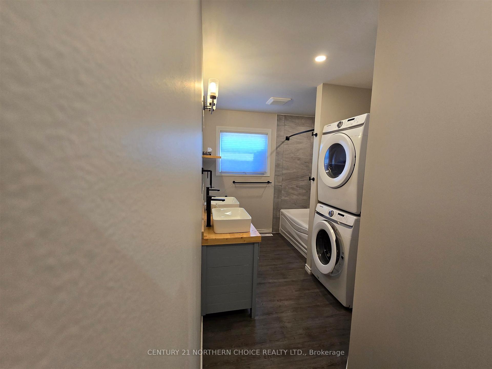 Photo 19 of 915 Valley Drive, Kenora, Evergreen — HOMEH