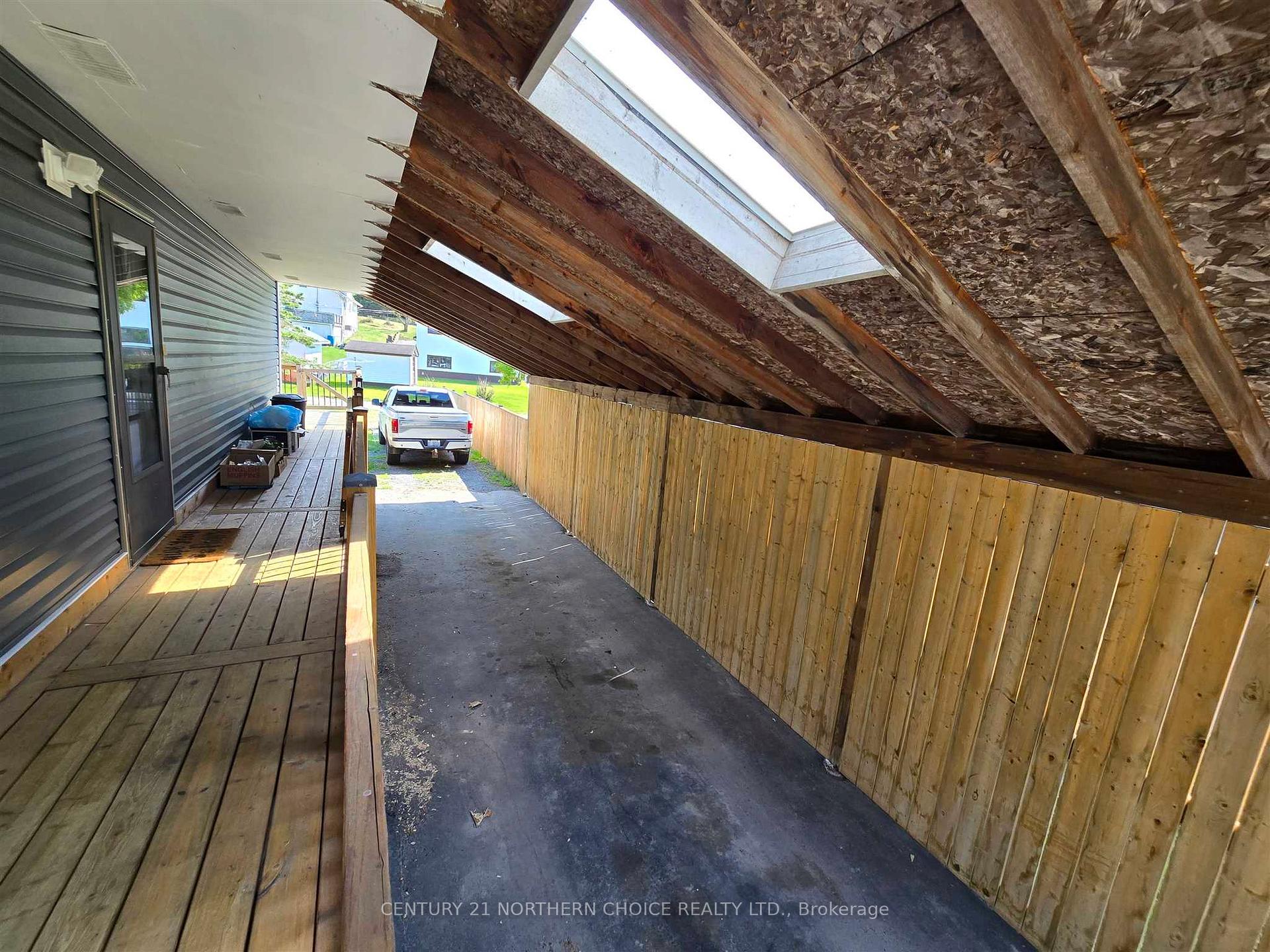 Photo 24 of 915 Valley Drive, Kenora, Evergreen — HOMEH
