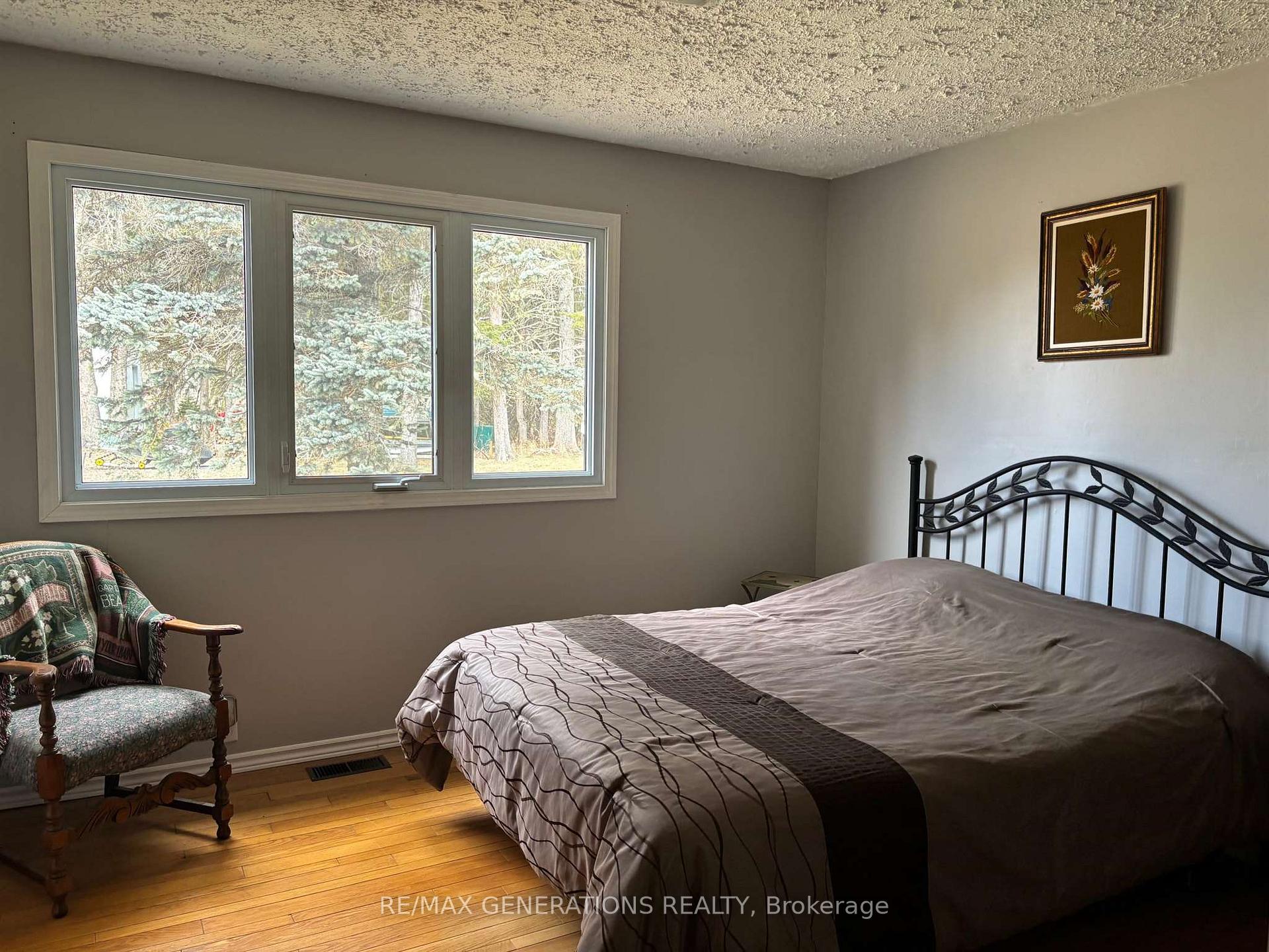 Photo 11 of 111 Maple Drive, Dorion — HOMEH