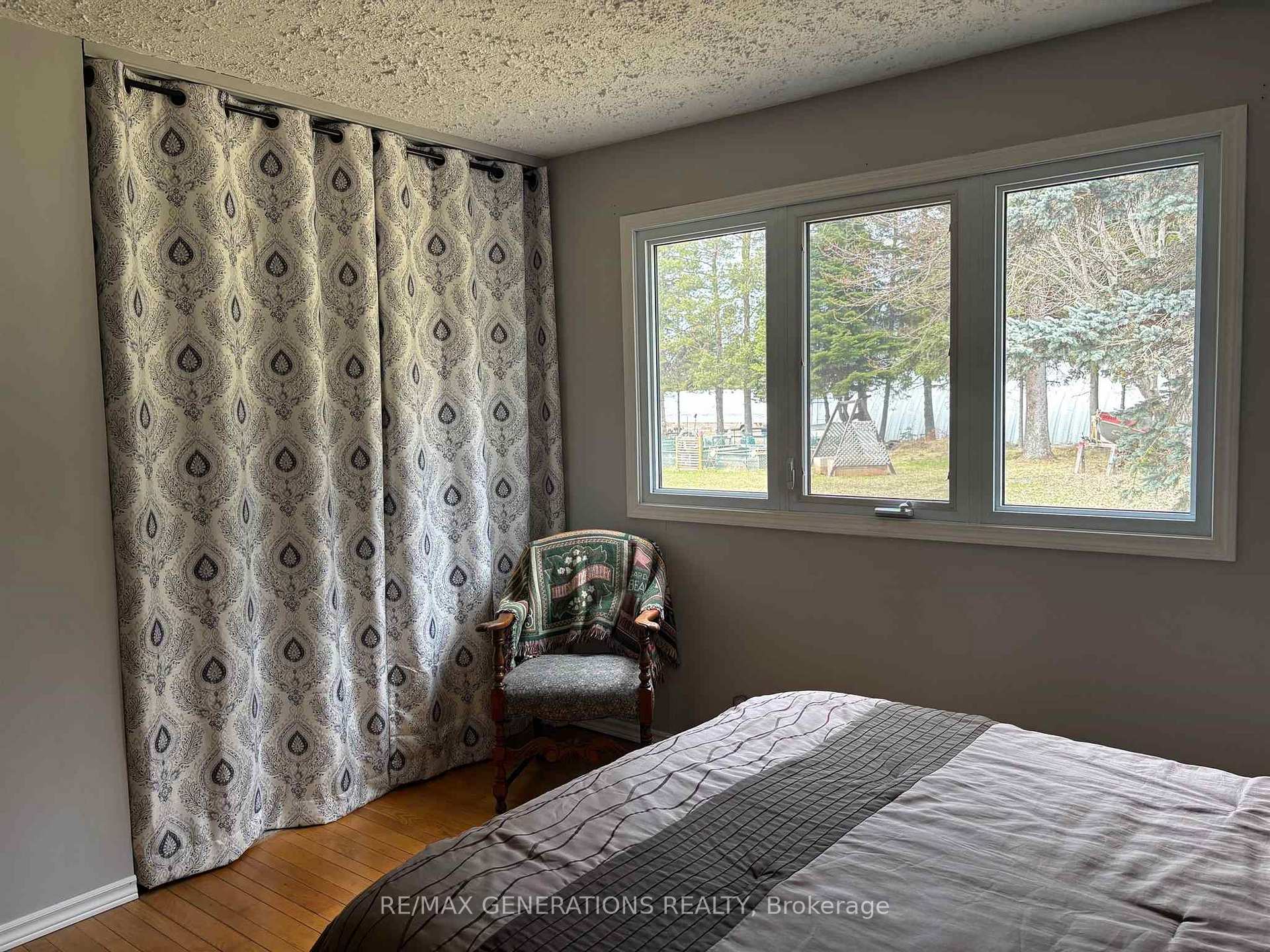 Photo 12 of 111 Maple Drive, Dorion — HOMEH
