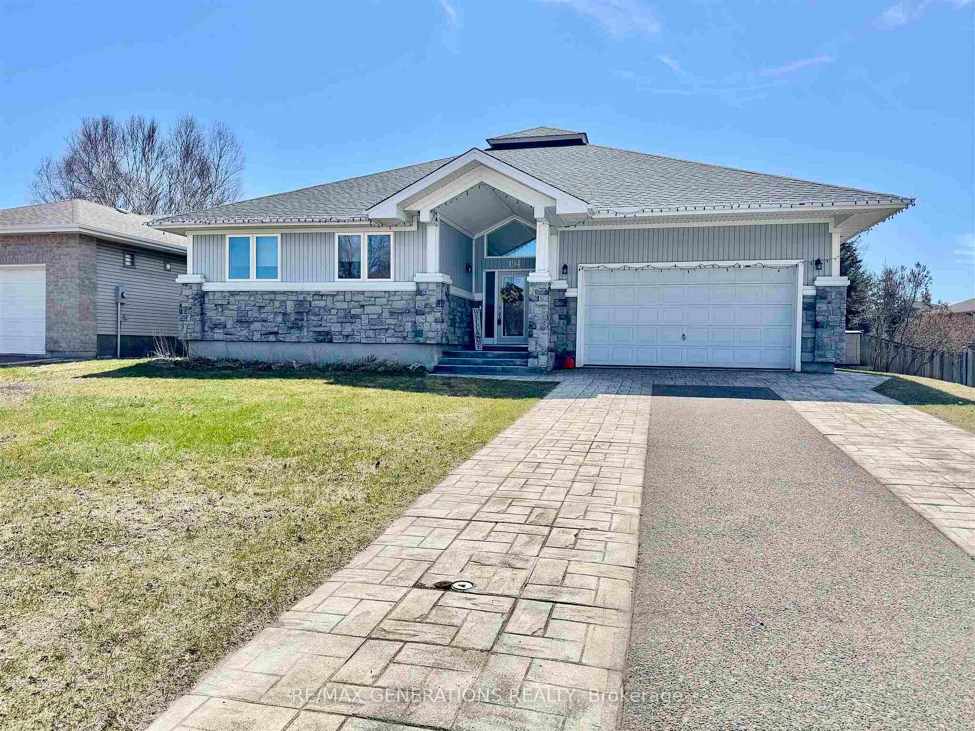 Photo 1 of 194 Wolverine Crescent, Thunder Bay, Parkdale — HOMEH