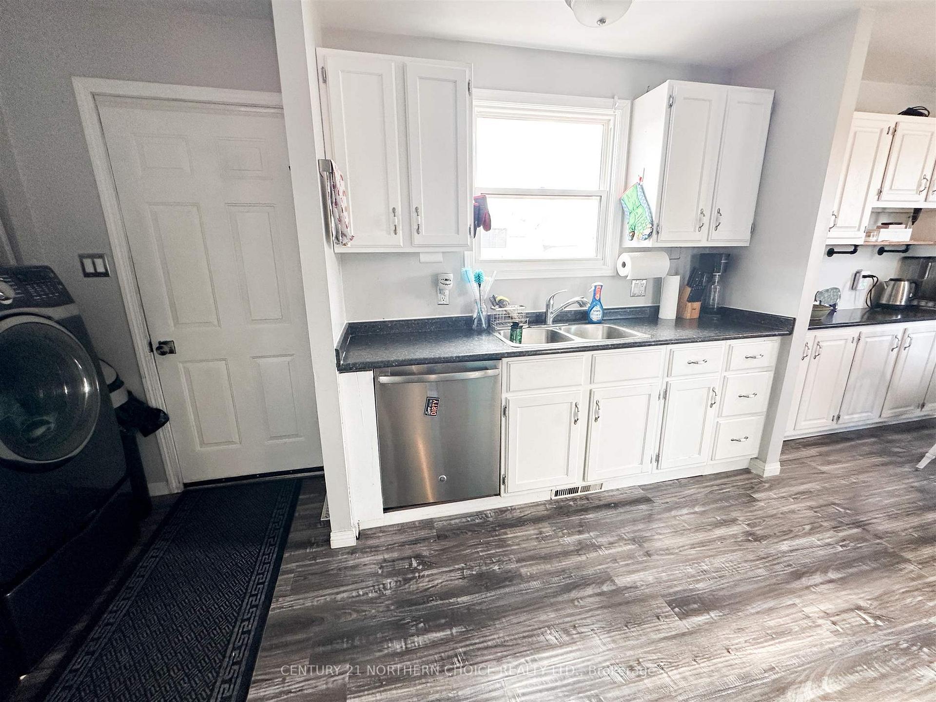 Photo 4 of 114 Dickenson Road, Red Lake — HOMEH
