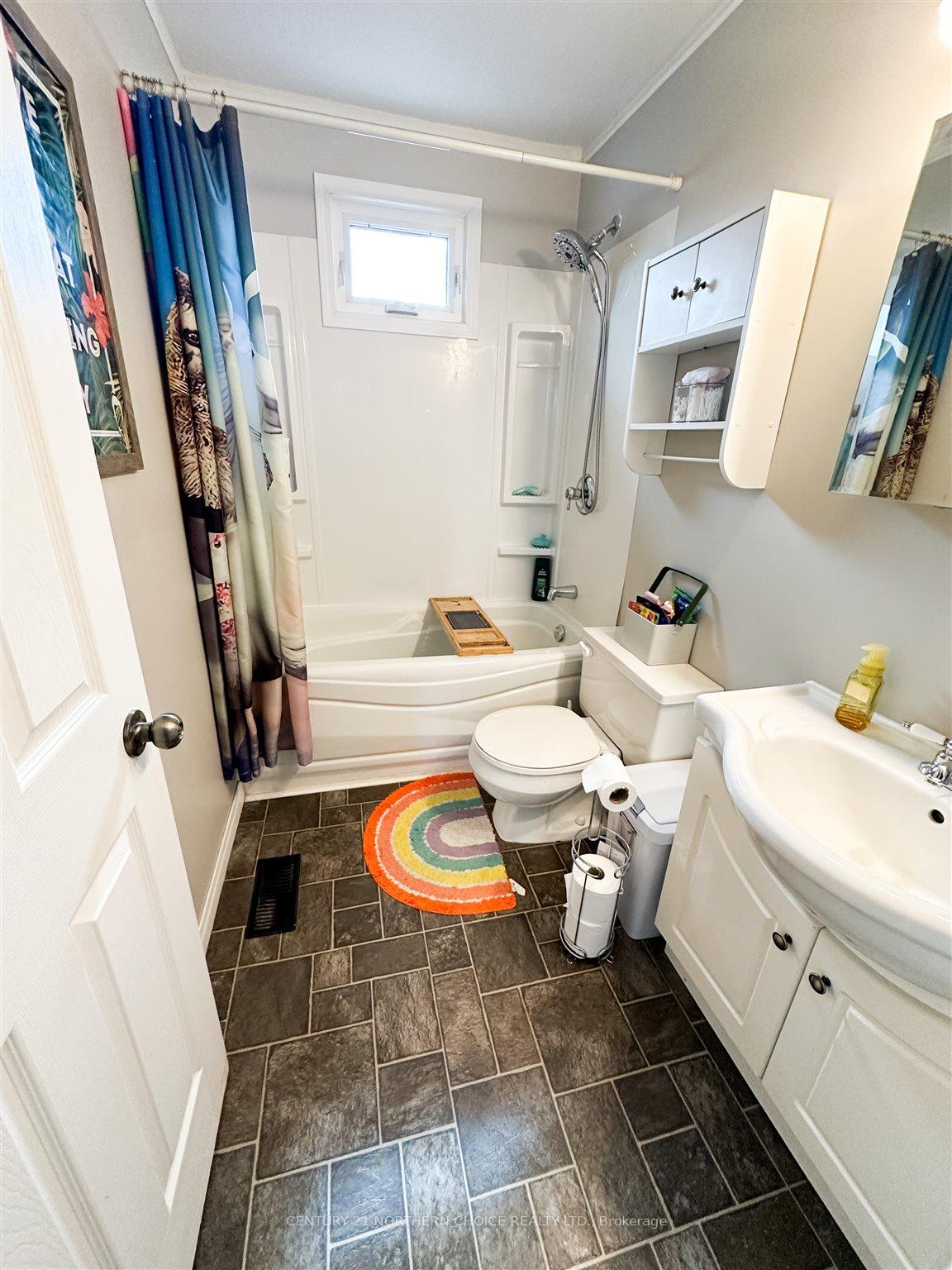 Photo 10 of 114 Dickenson Road, Red Lake — HOMEH