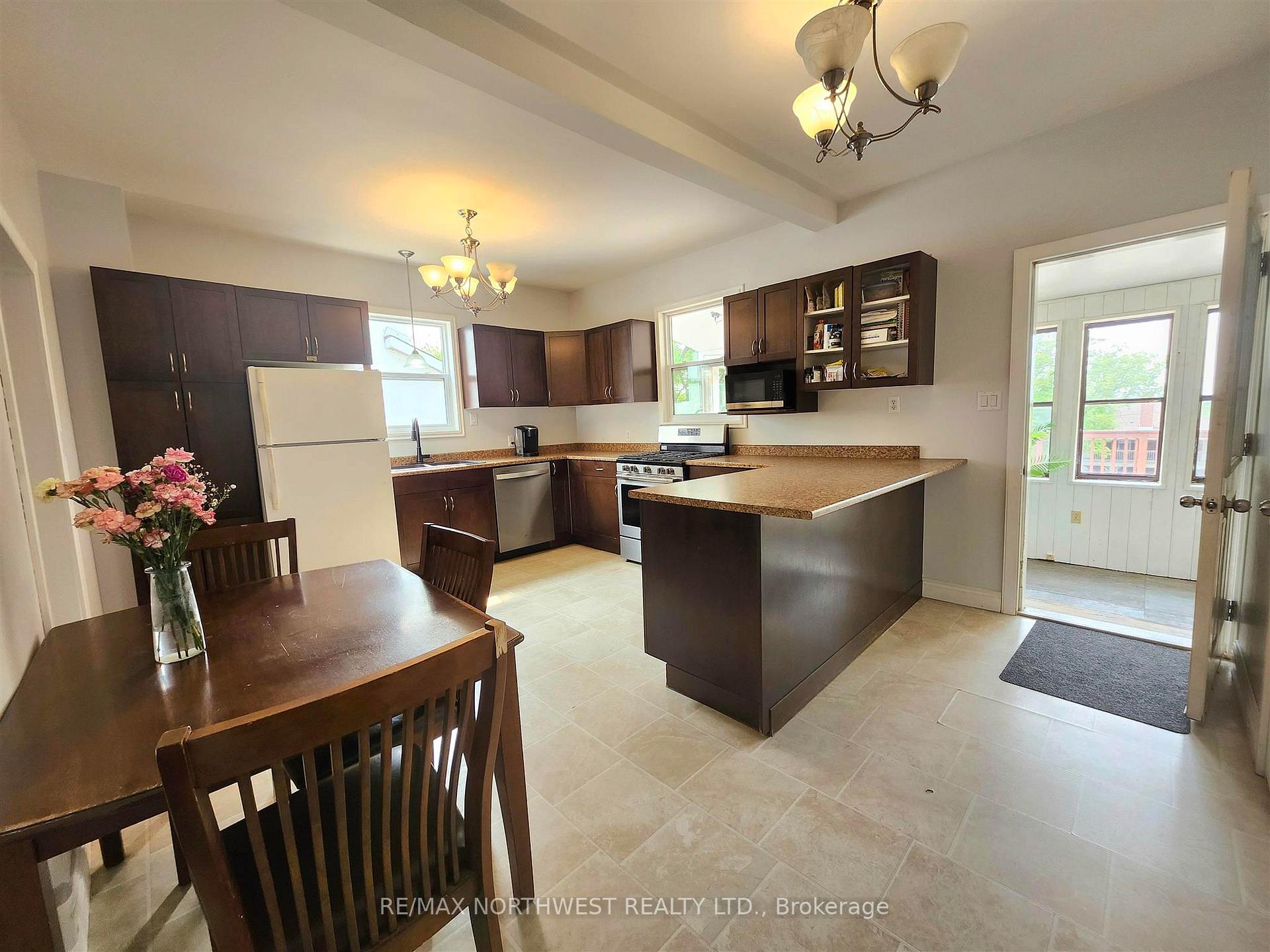 Photo 13 of 317 Second Street North, Kenora, North End — HOMEH