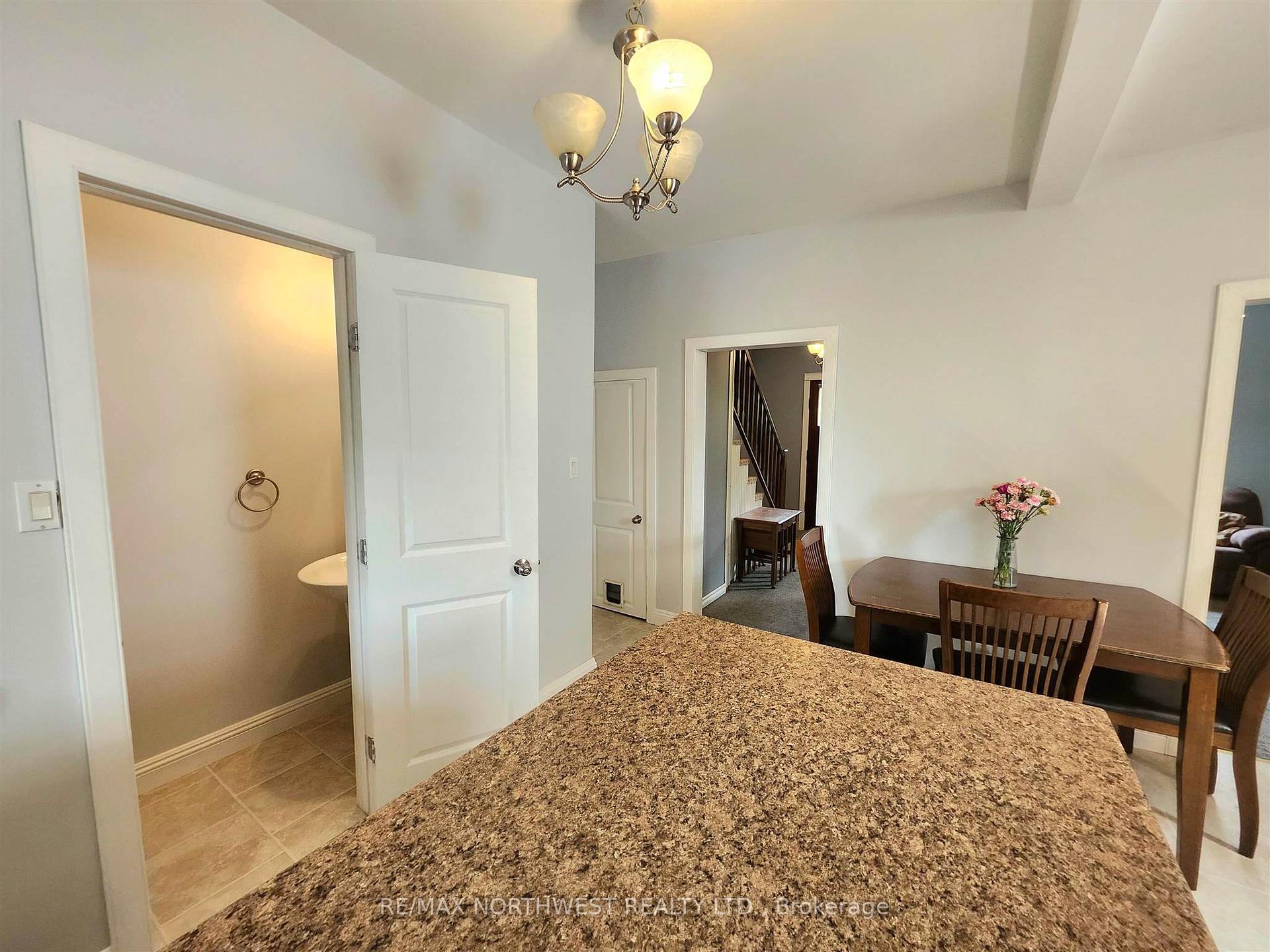 Photo 14 of 317 Second Street North, Kenora, North End — HOMEH