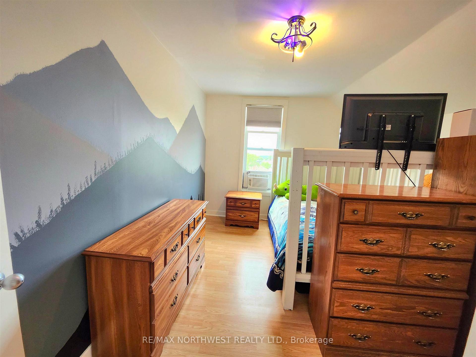 Photo 23 of 317 Second Street North, Kenora, North End — HOMEH