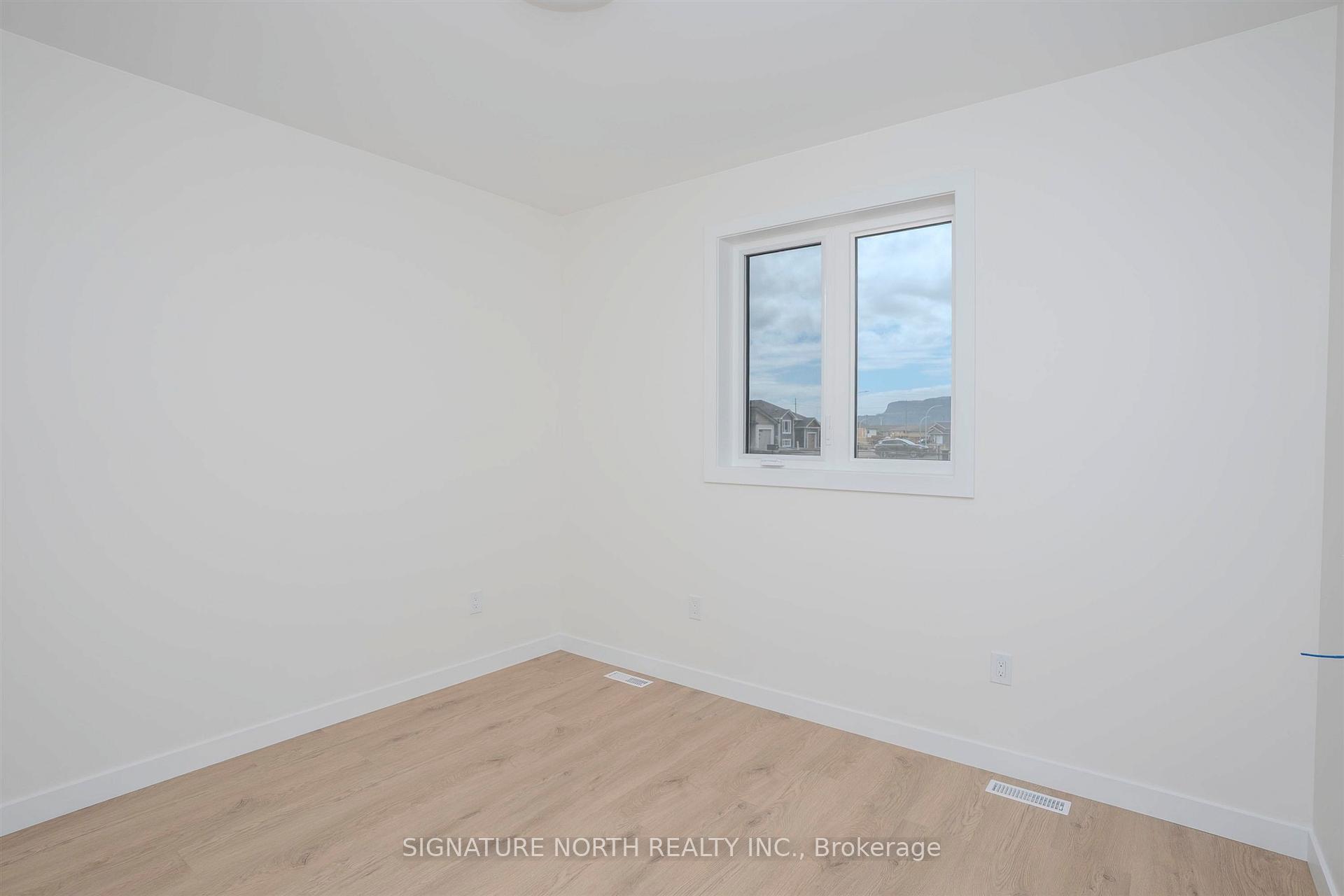Photo 20 of 157 Bruin Crescent, Thunder Bay, Parkdale — HOMEH