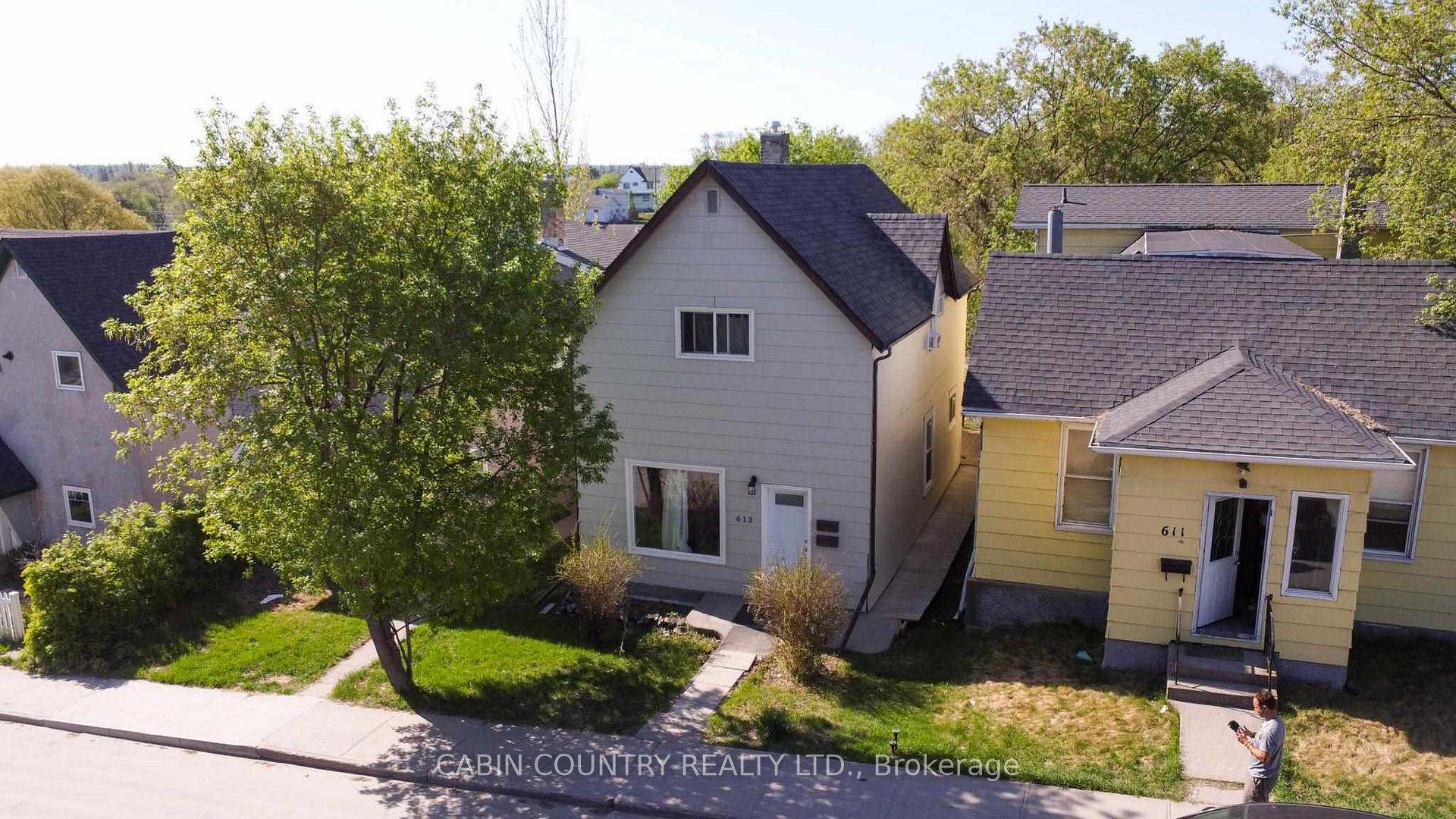 Photo 4 of 613 Park Street, Kenora, Central — HOMEH