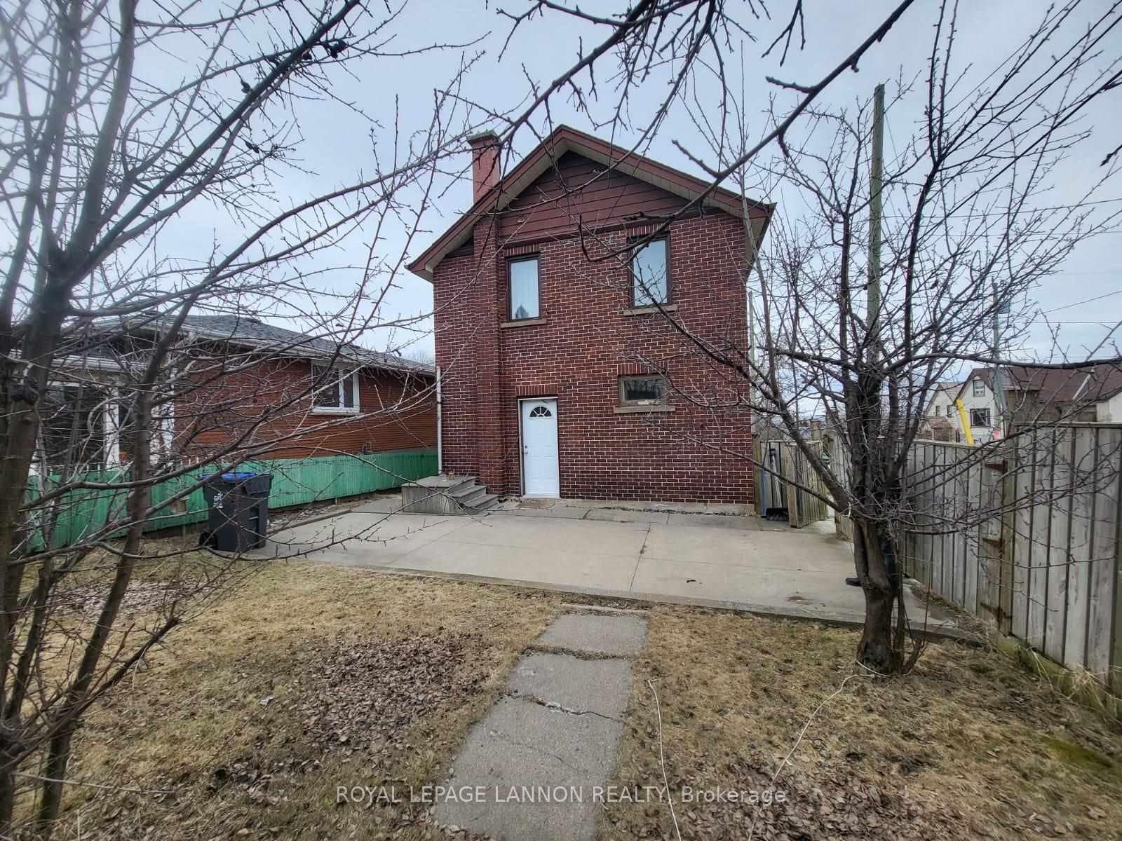 Photo 3 of 98 Banning Street, Thunder Bay, Court / Cumberland — HOMEH