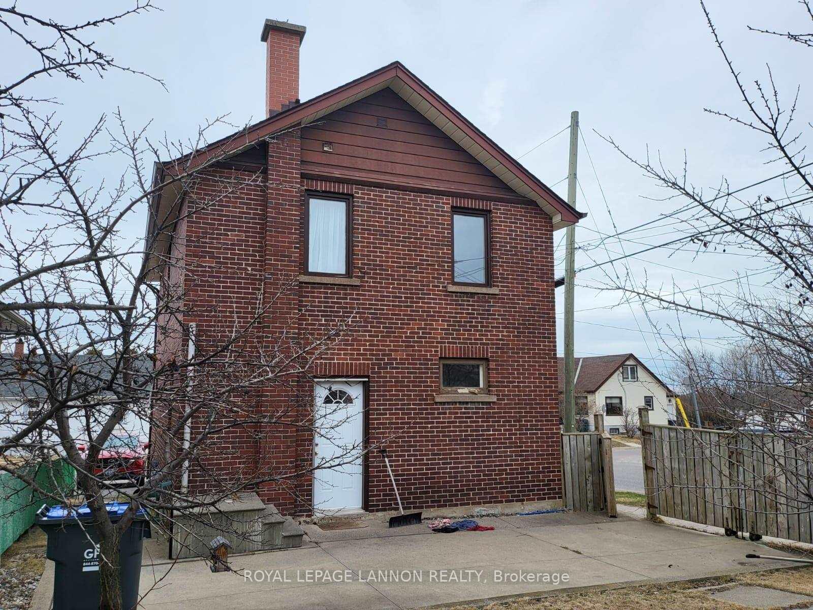 Photo 4 of 98 Banning Street, Thunder Bay, Court / Cumberland — HOMEH