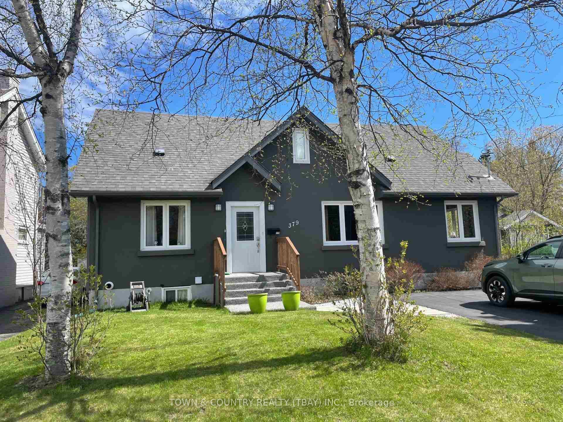 Front of 379 Algoma Street N