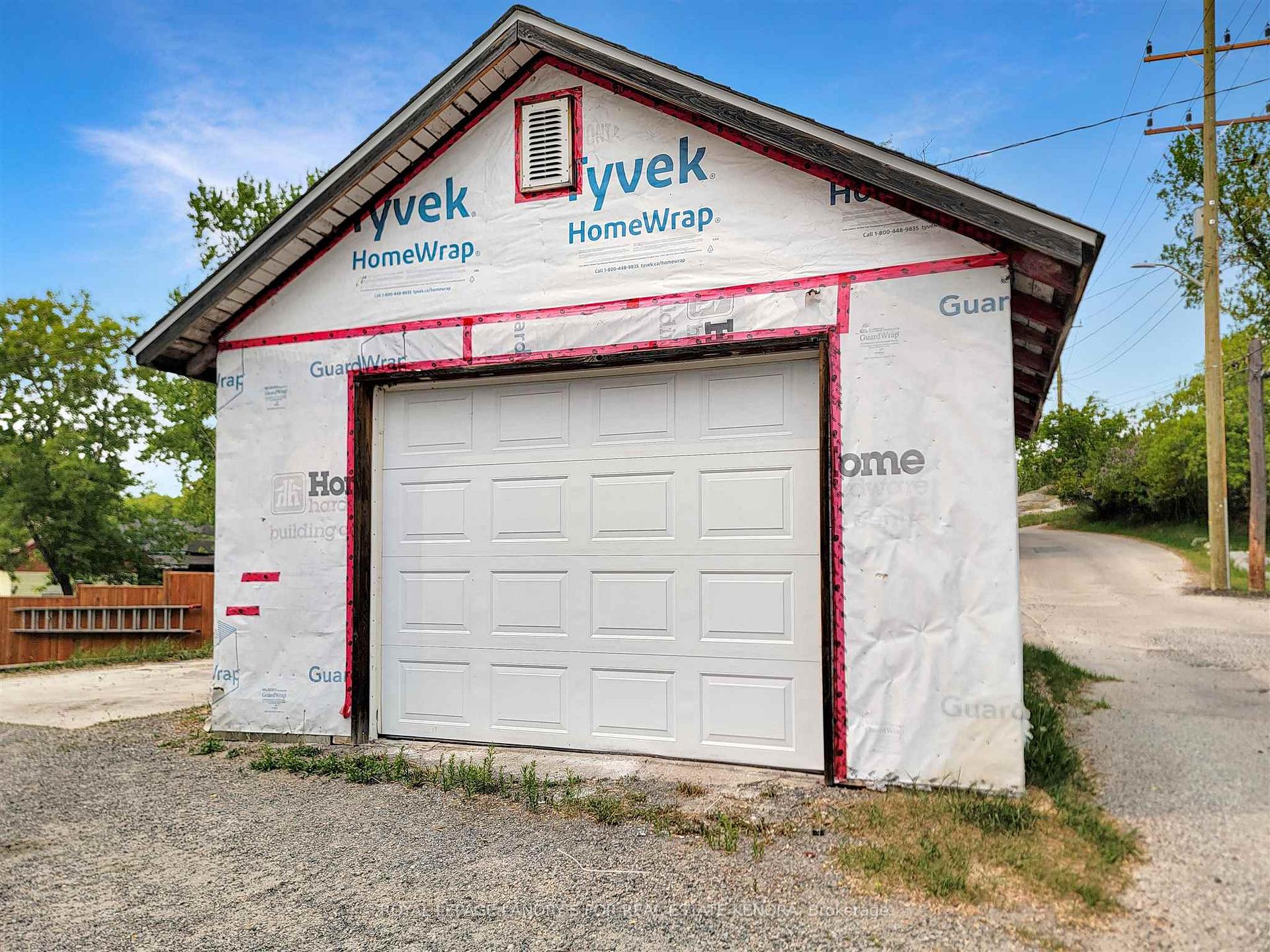 Photo 10 of 29 Main Street, Kenora, Ride Out — HOMEH