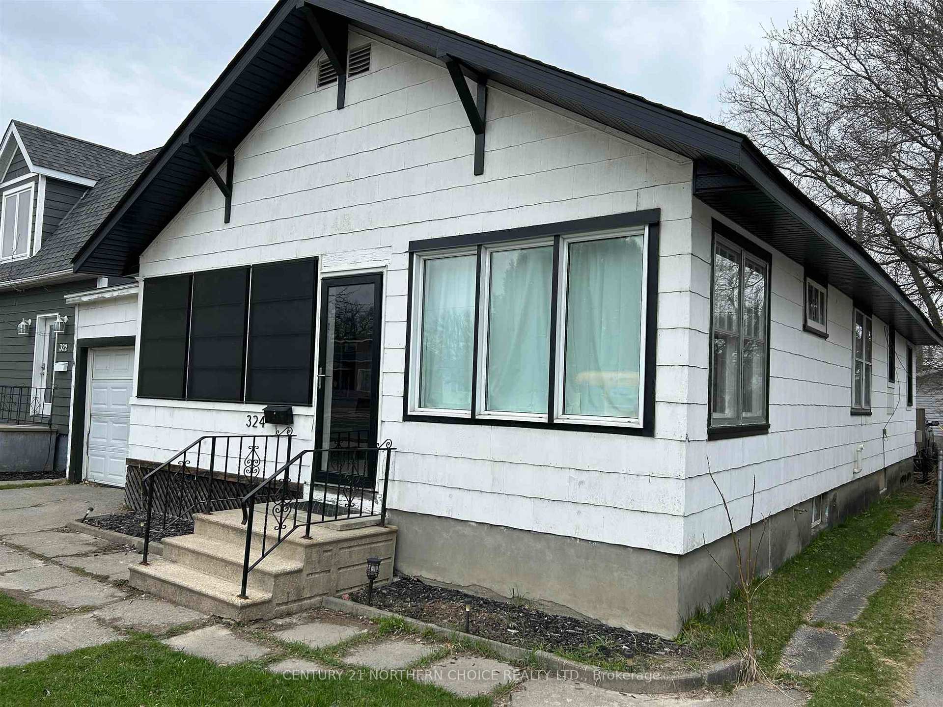 Photo 3 of 324 Second Street E, Fort Frances — HOMEH