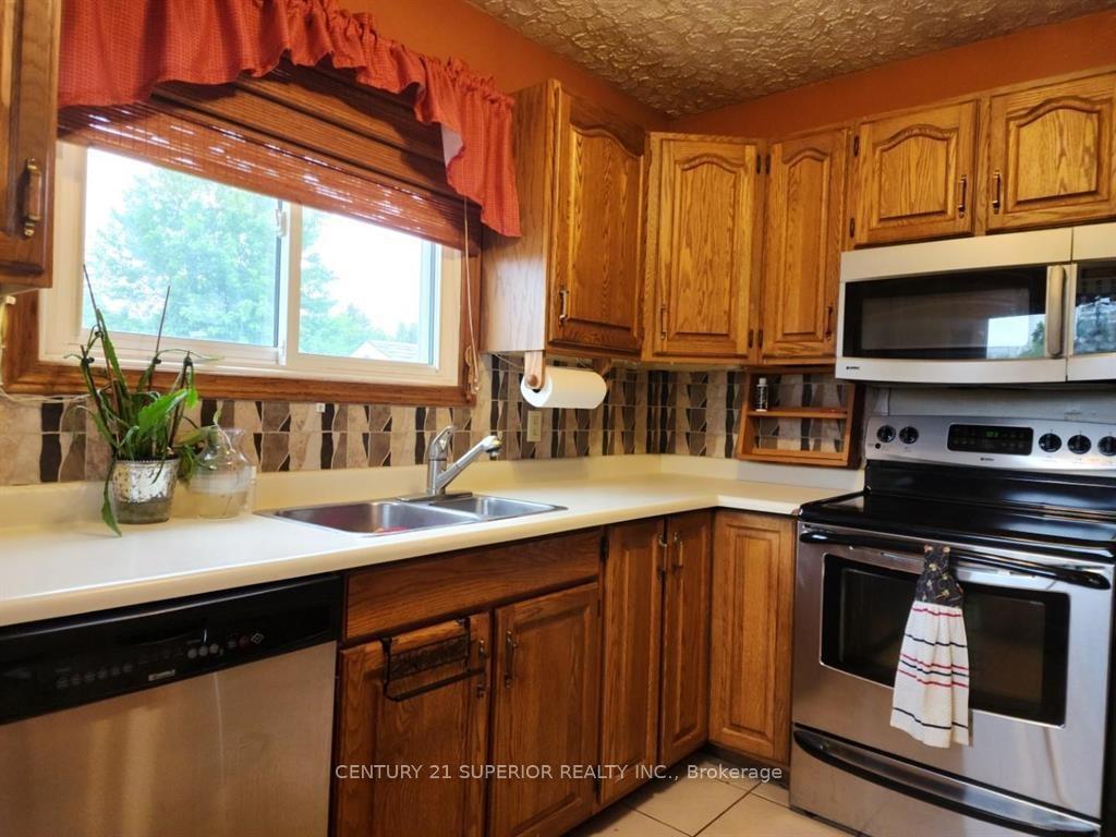 Photo 7 of 6 Mona Drive, Manitouwadge — HOMEH