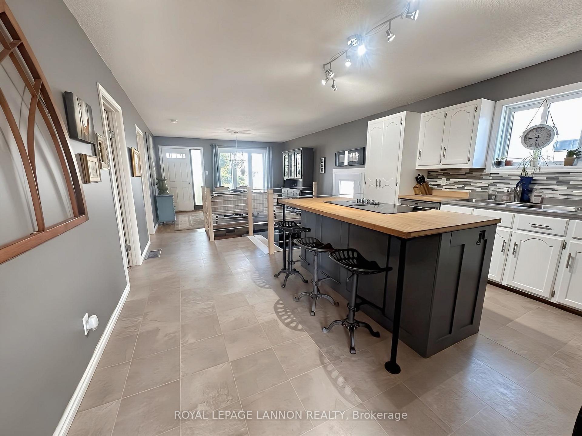 Photo 5 of 213 Third Avenue SE, Greenstone — HOMEH