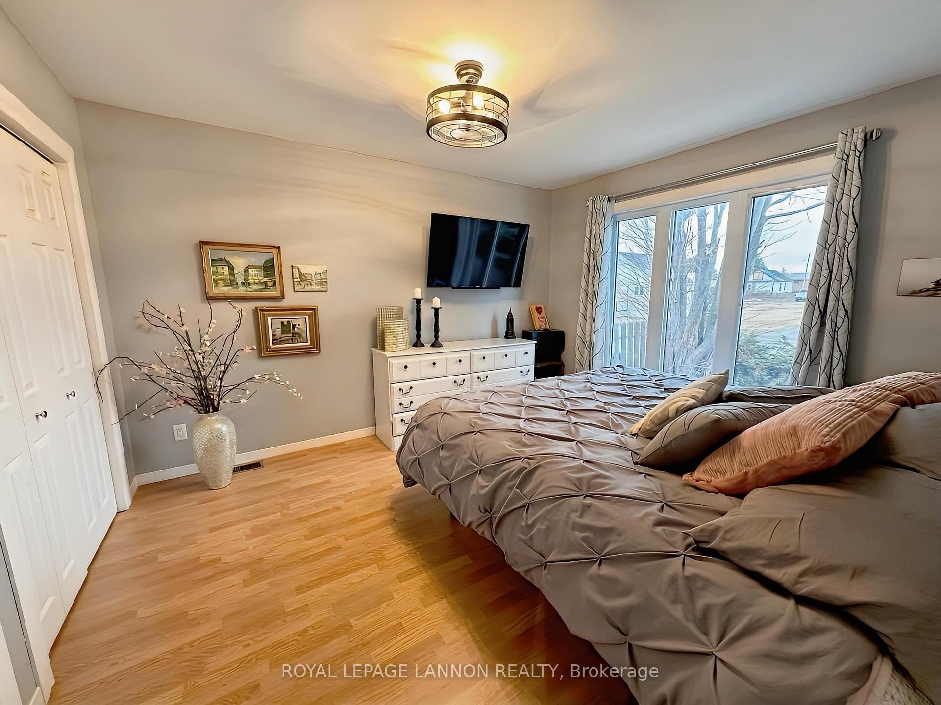 Photo 10 of 213 Third Avenue SE, Greenstone — HOMEH