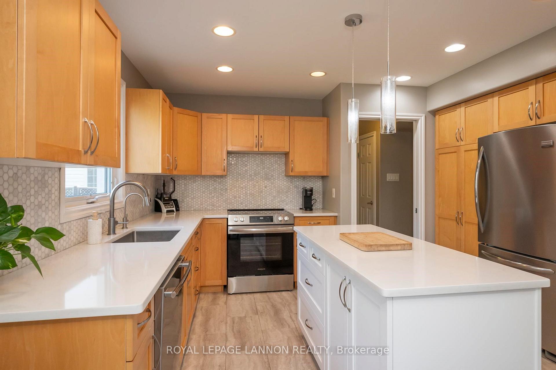 Photo 16 of 208 Cedarview Byway, Thunder Bay, River Terrace — HOMEH