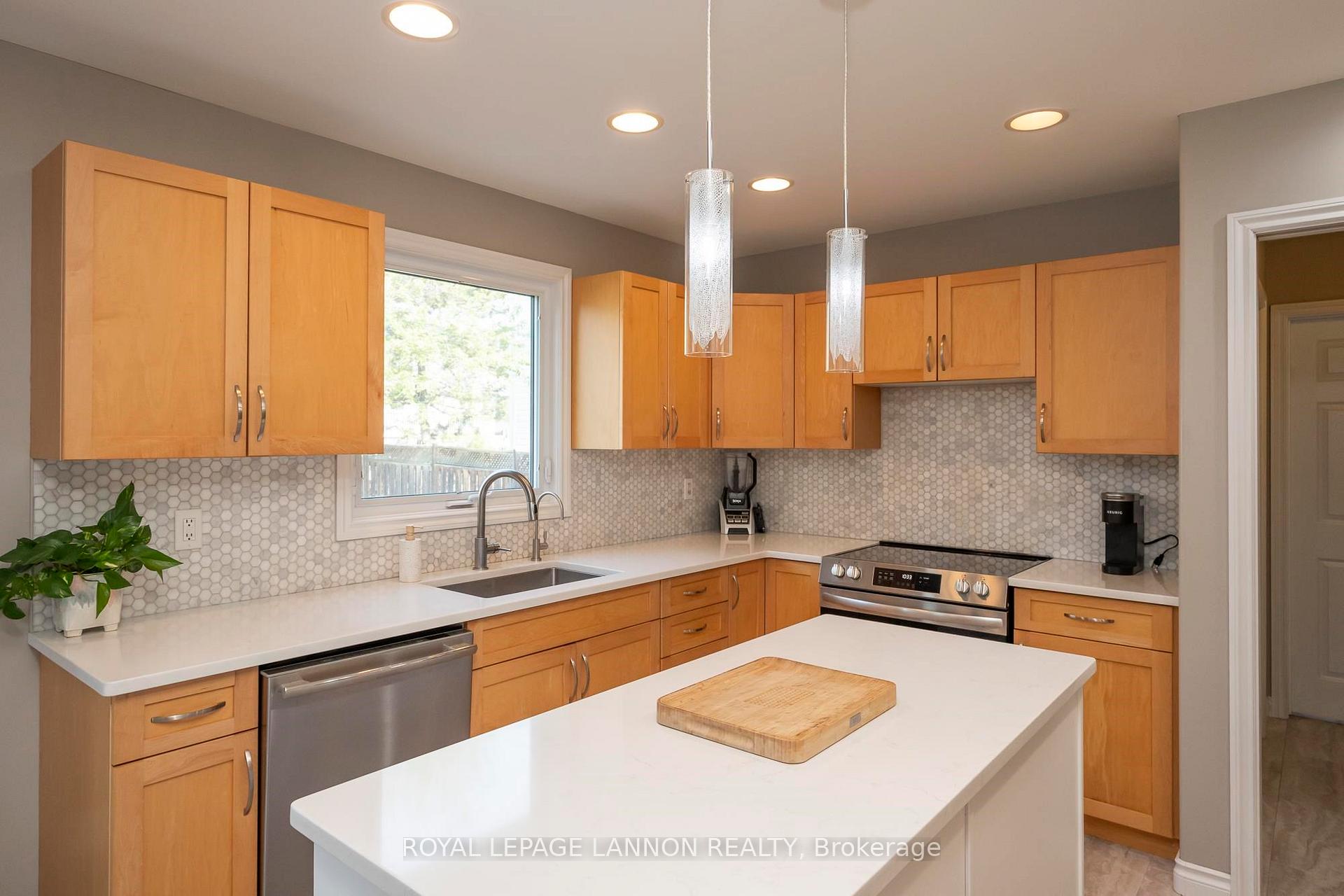 Photo 17 of 208 Cedarview Byway, Thunder Bay, River Terrace — HOMEH
