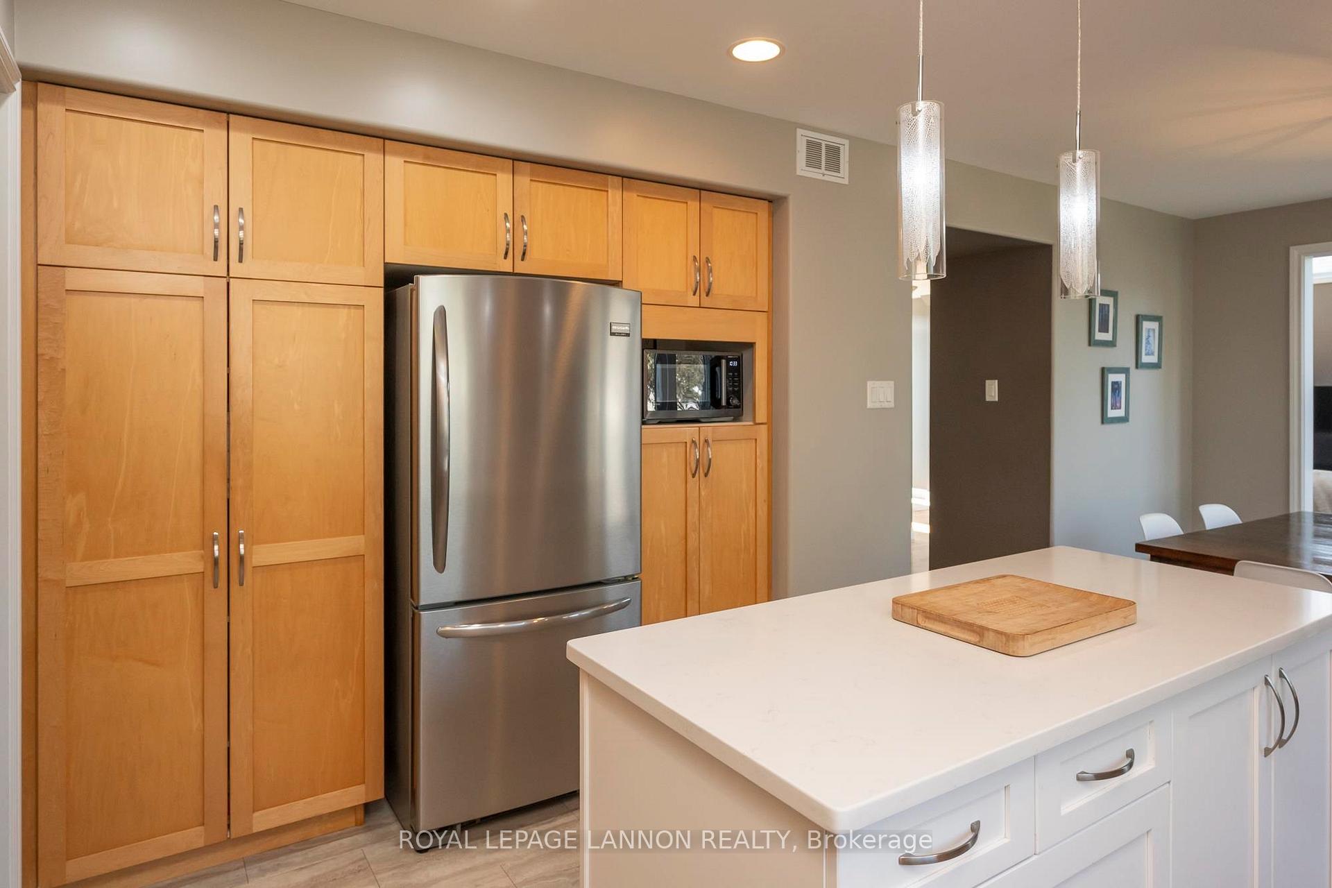 Photo 18 of 208 Cedarview Byway, Thunder Bay, River Terrace — HOMEH