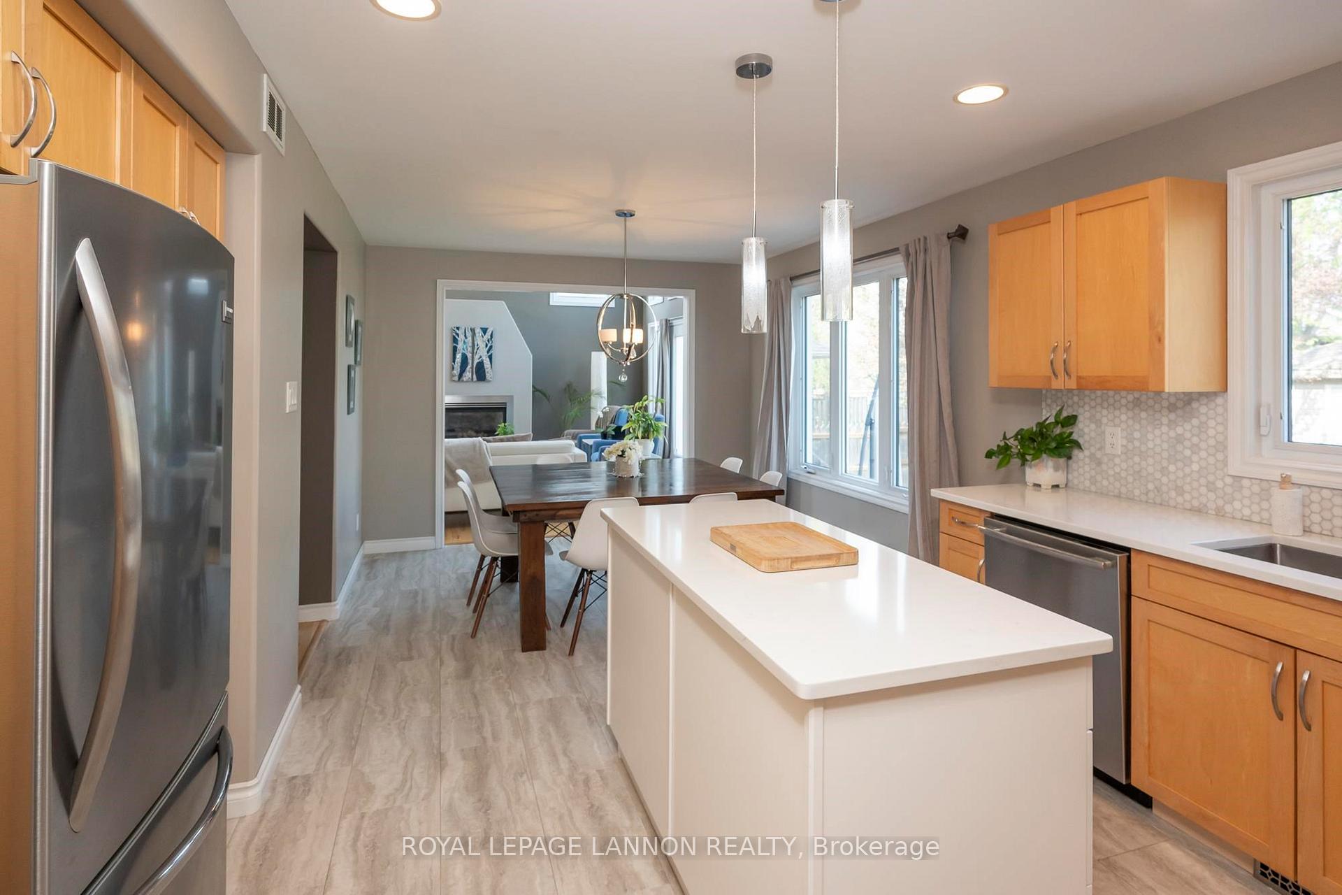 Photo 20 of 208 Cedarview Byway, Thunder Bay, River Terrace — HOMEH