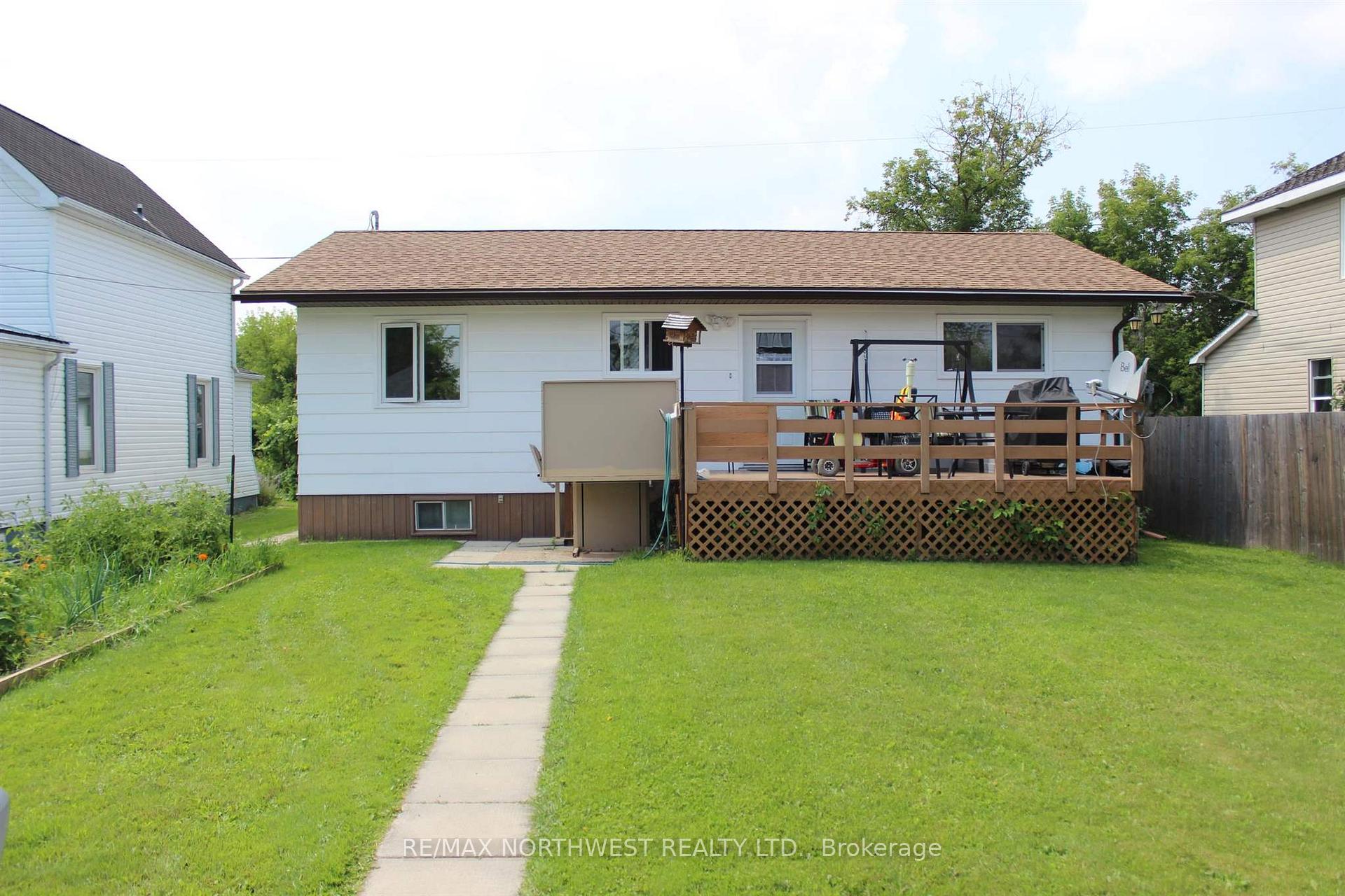 Photo 5 of 214 Third St, Rainy River — HOMEH