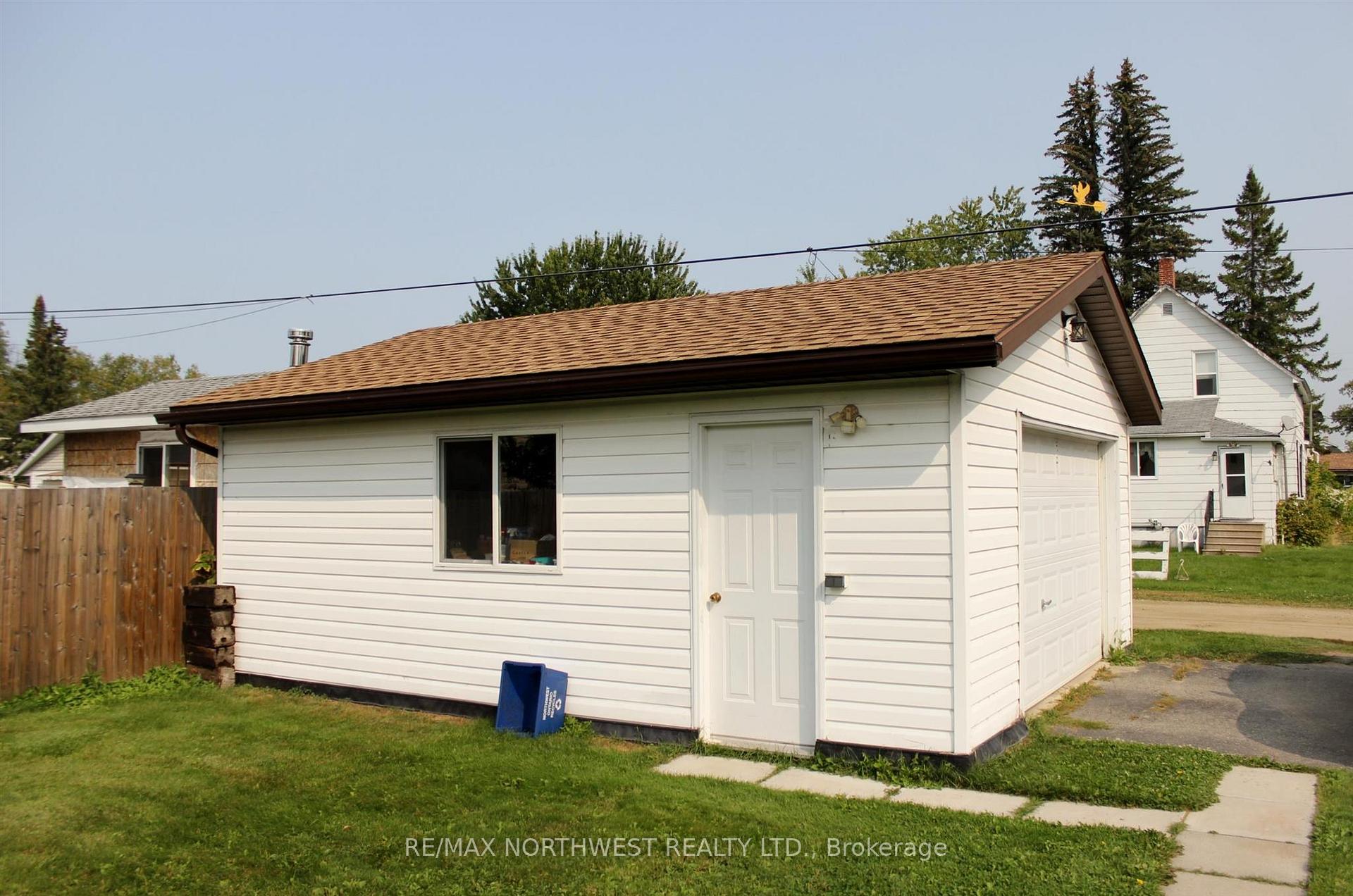 Photo 9 of 214 Third St, Rainy River — HOMEH