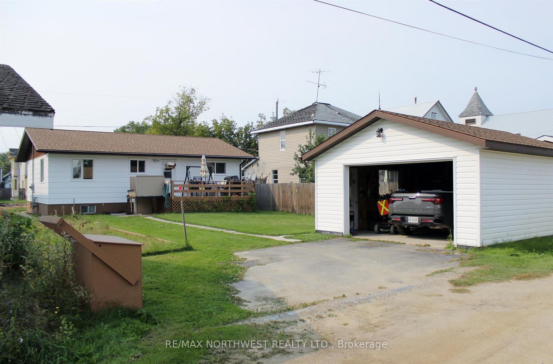 Photo 10 of 214 Third St, Rainy River — HOMEH