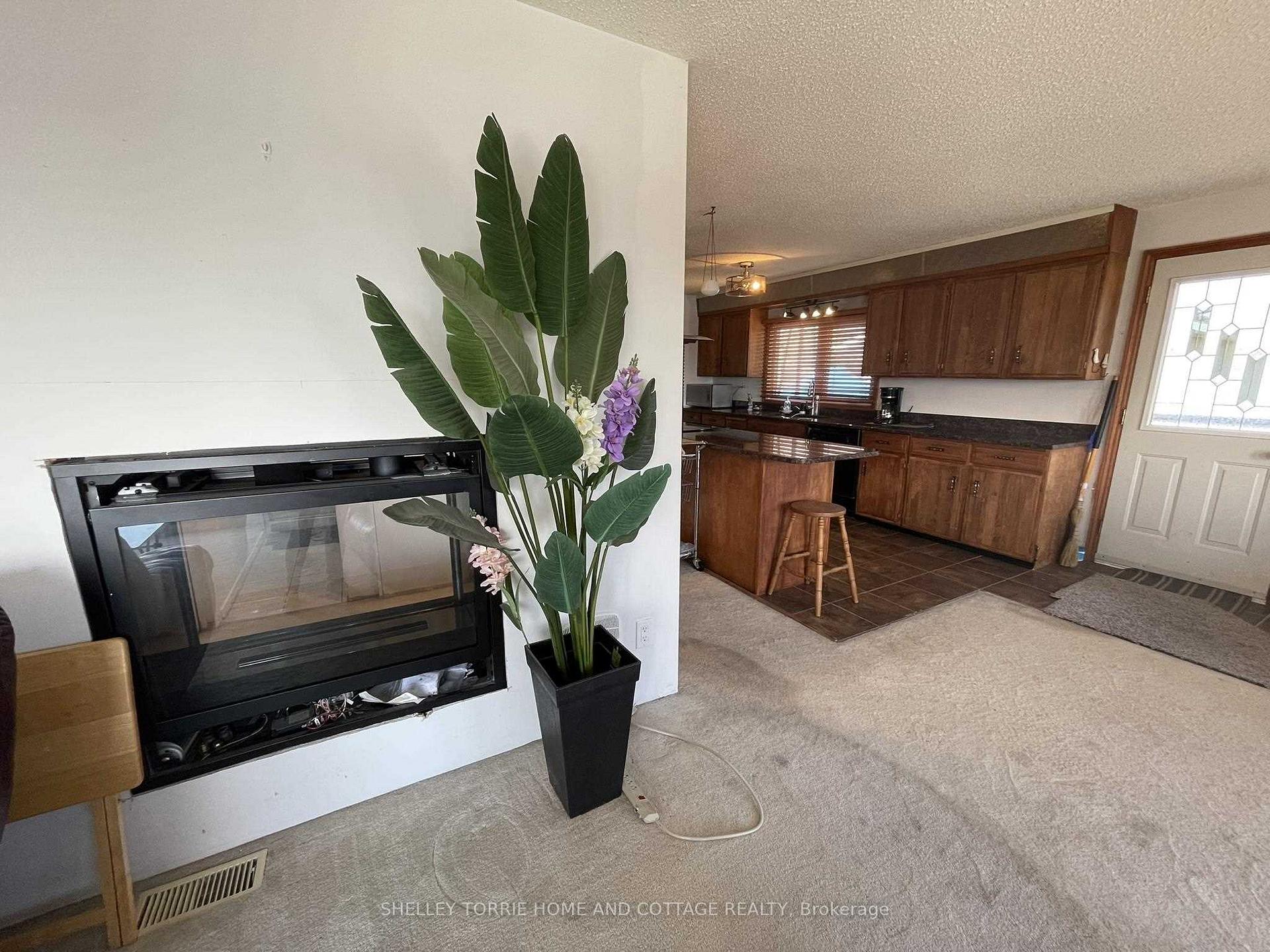 Photo 11 of 411 Lakeview Drive, Kenora, Norman — HOMEH