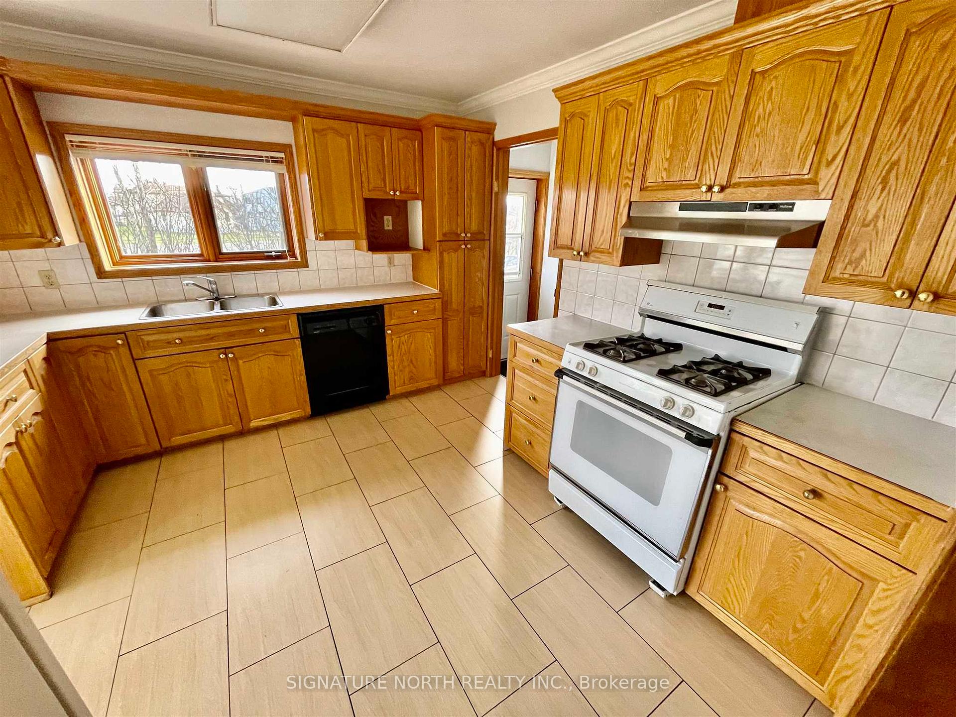 Photo 24 of 1227 Regina Ave, Thunder Bay, John Street North — HOMEH