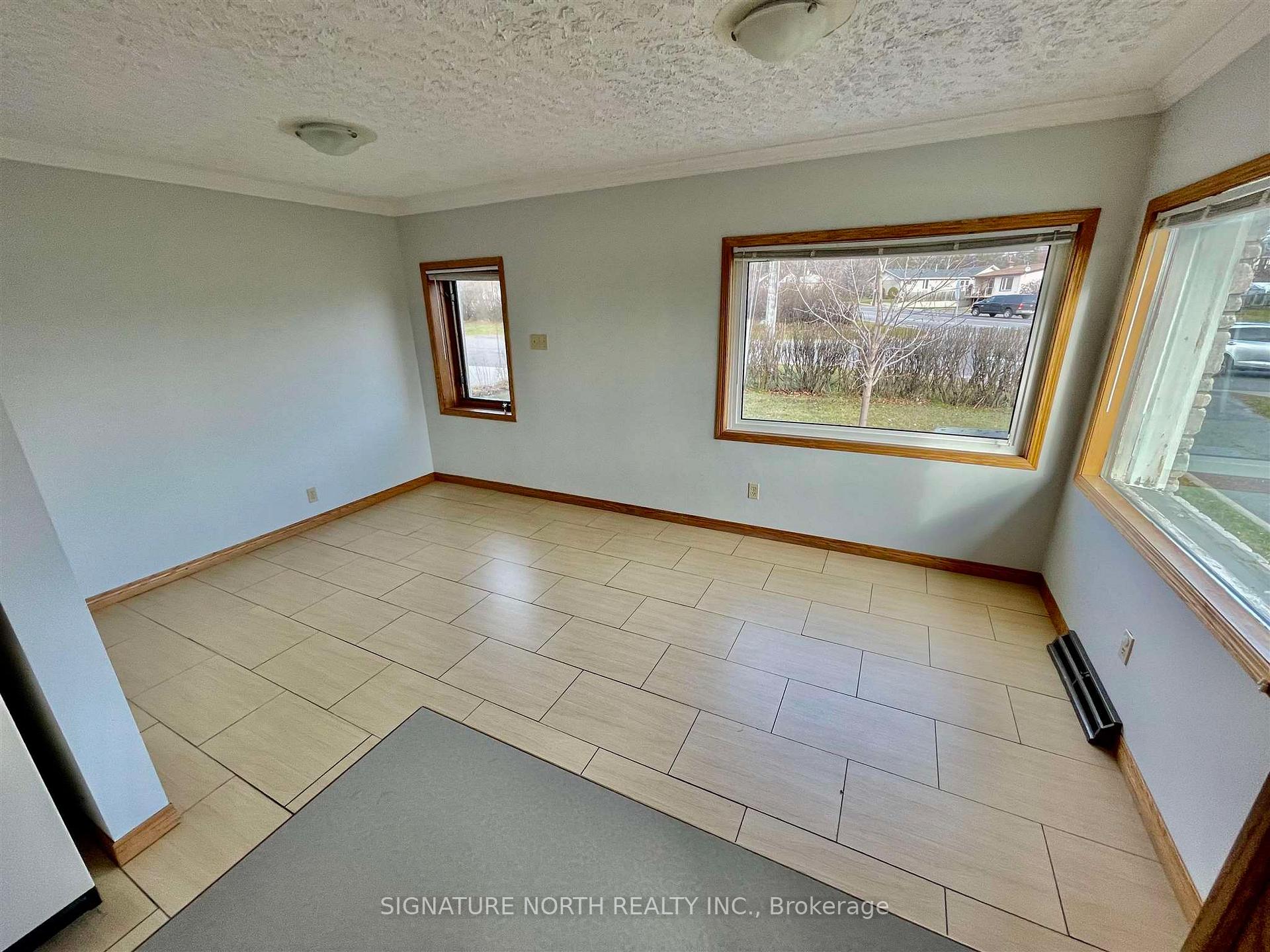 Photo 25 of 1227 Regina Ave, Thunder Bay, John Street North — HOMEH