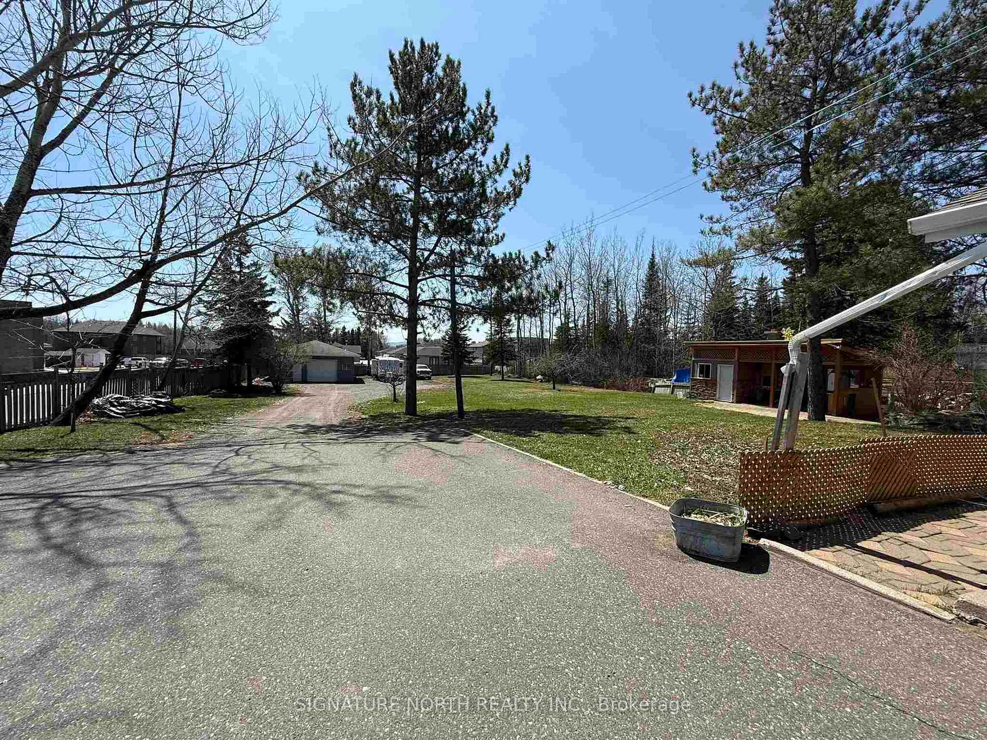Photo 44 of 1227 Regina Ave, Thunder Bay, John Street North — HOMEH