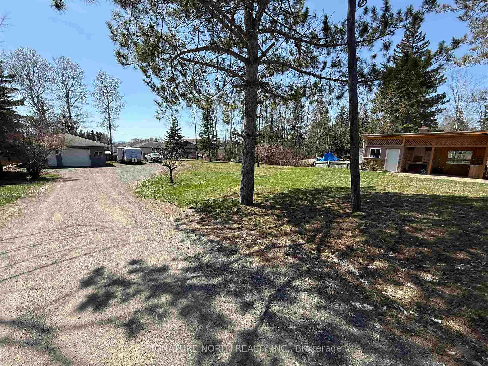 Photo 48 of 1227 Regina Ave, Thunder Bay, John Street North — HOMEH